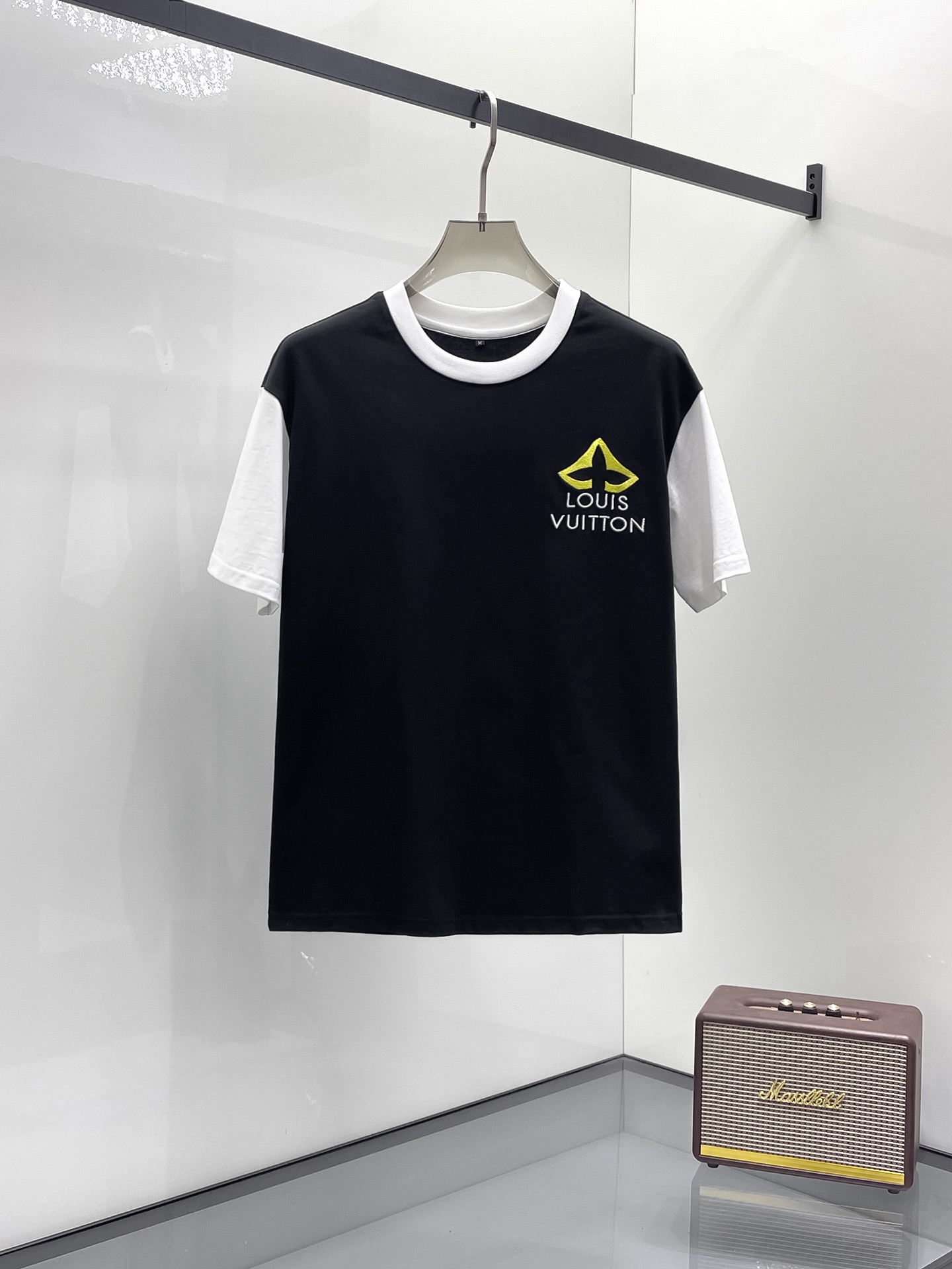 Unknown 品牌：LV 2026圆领短袖短裤套装 纯棉面料上身不会闷热 爽滑舒适的亲肤效果更加透气