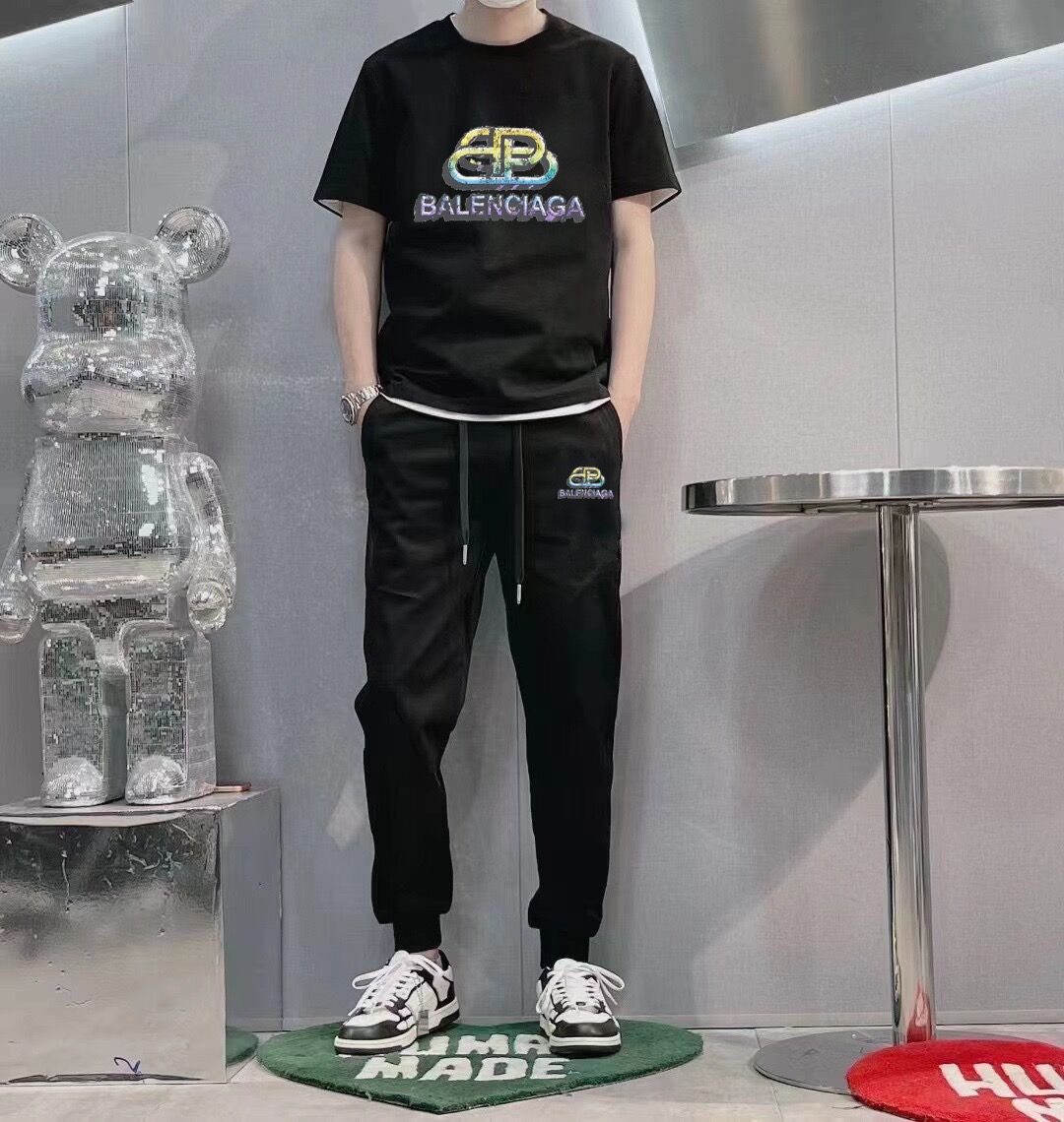 Balenciaga 品牌：巴黎世家 (胖子福音) 2026 世界知名奢侈品牌