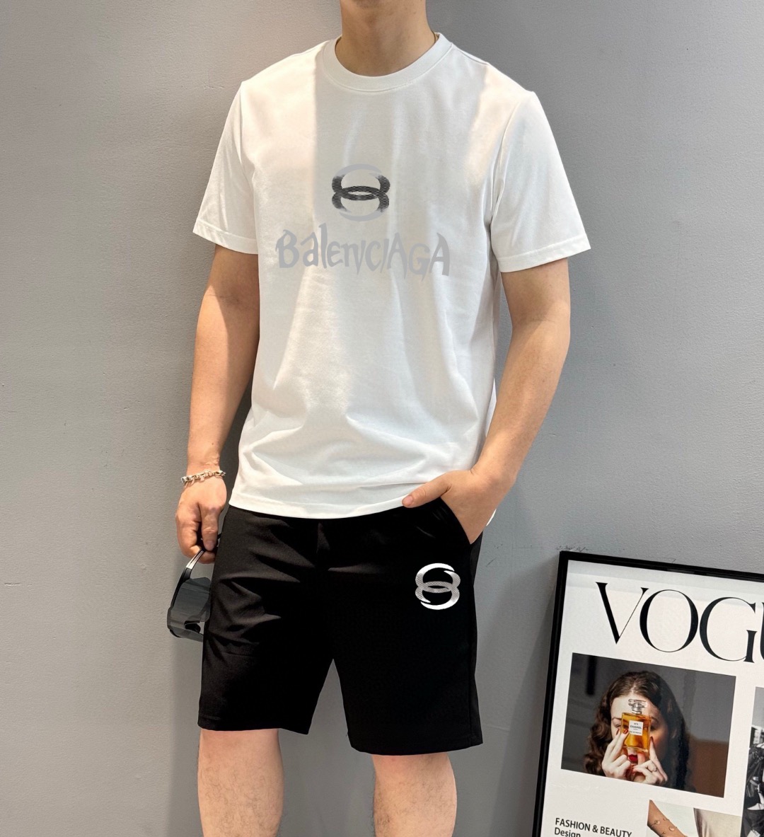 Balenciaga 品牌：巴黎世家 2026新款男士短袖短裤套装 销售 市面高端版本 手感细腻柔软 让你穿着更加舒适 立体裁剪版型超赞 尺码:M-5XL下单请报身高体重