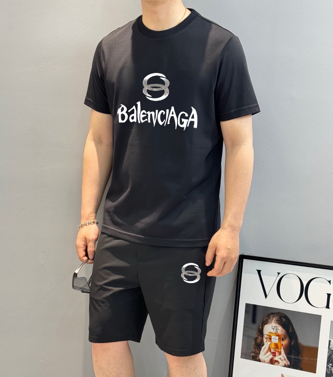 Balenciaga 品牌：巴黎世家 2026新款男士短袖短裤套装 销售 市面高端版本 手感细腻柔软 让你穿着更加舒适 立体裁剪版型超赞 尺码:M-5XL下单请报身高体重