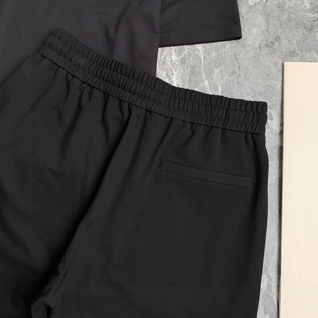 Balenciaga 品牌： 巴黎世家 2026 世界知名奢侈品牌 夏季男士高品质 货翻领套装 采用进口 面料