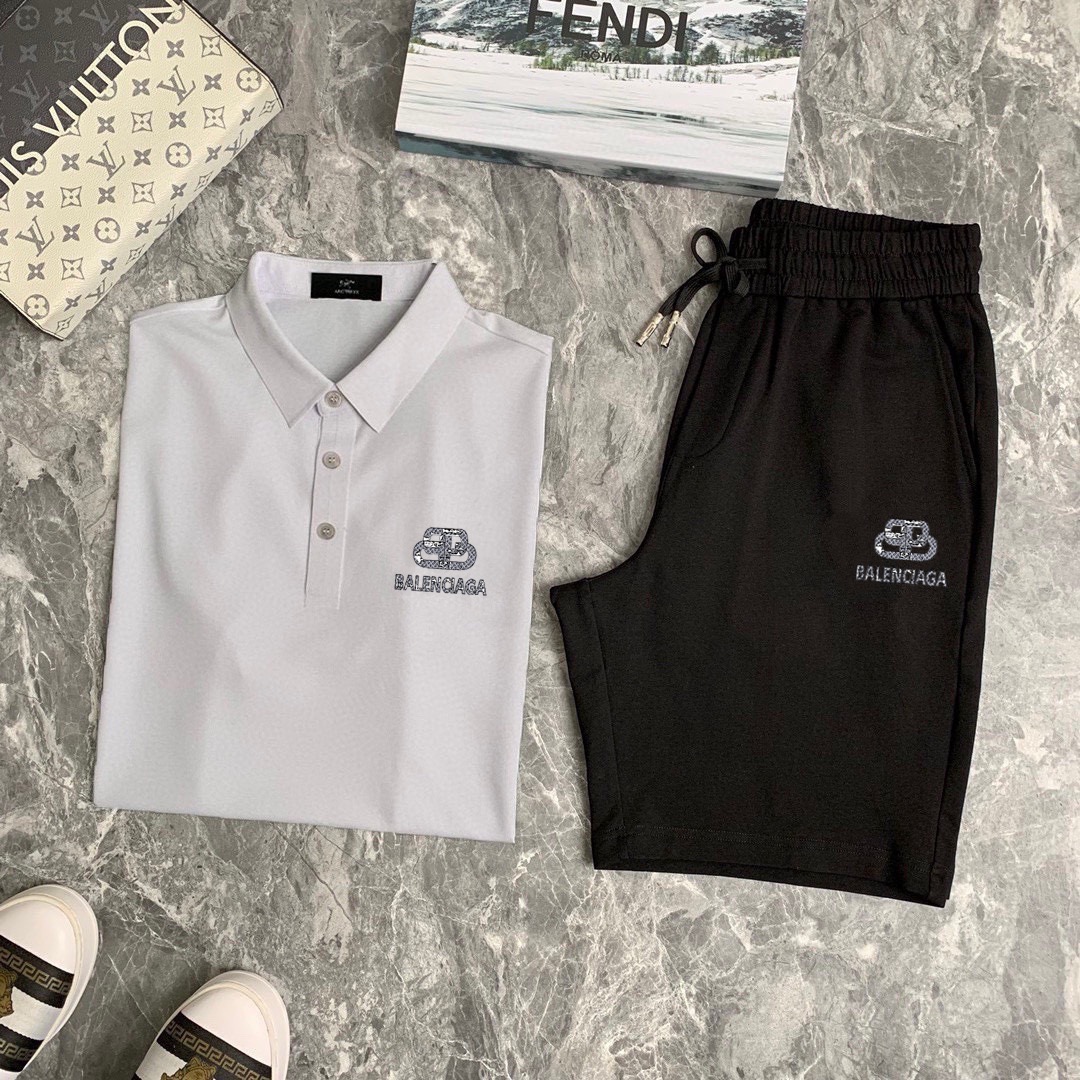 Balenciaga 品牌： 巴黎世家 2026 世界知名奢侈品牌 夏季男士高品质 货翻领套装 采用进口 面料