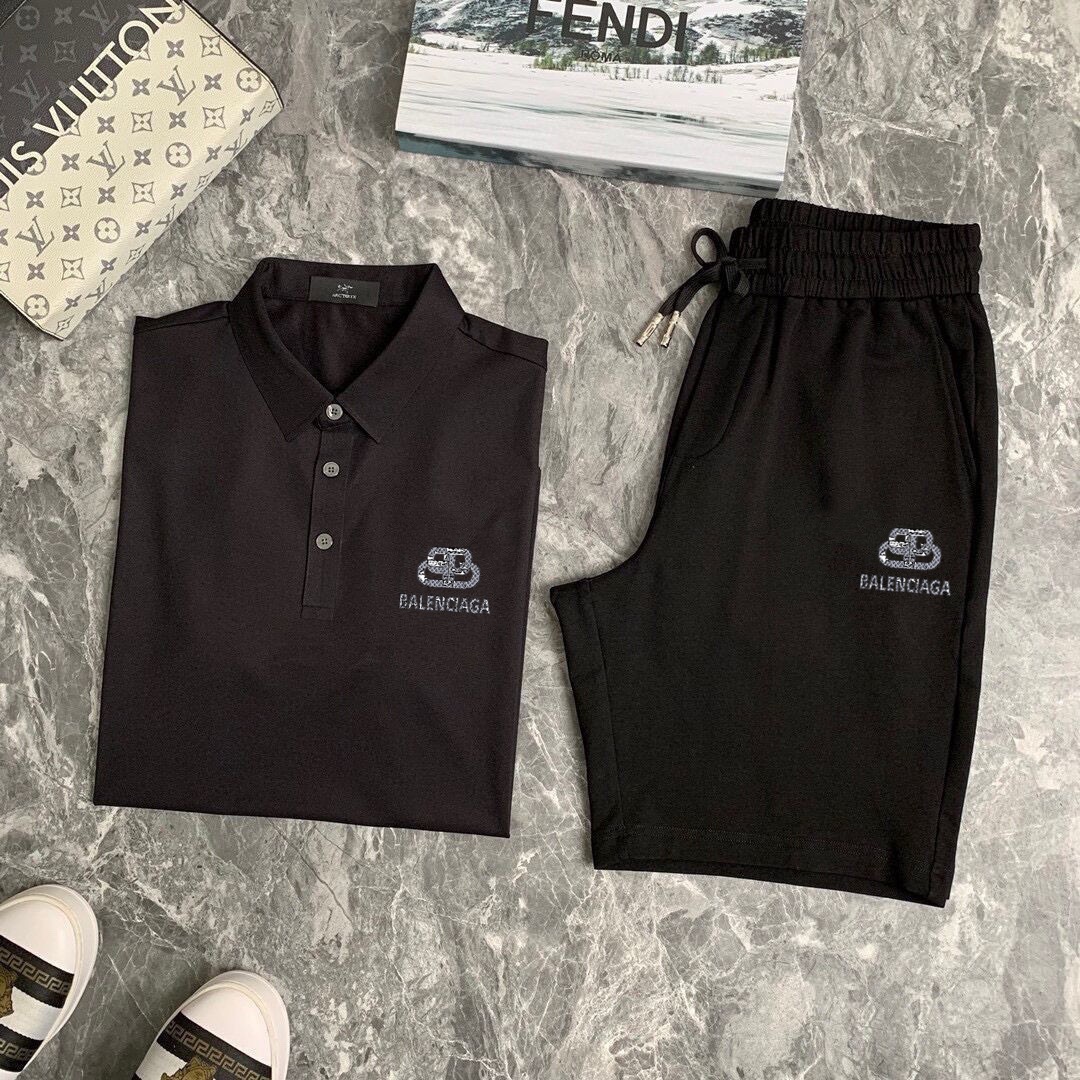 Balenciaga 品牌： 巴黎世家 2026 世界知名奢侈品牌 夏季男士高品质 货翻领套装 采用进口 面料