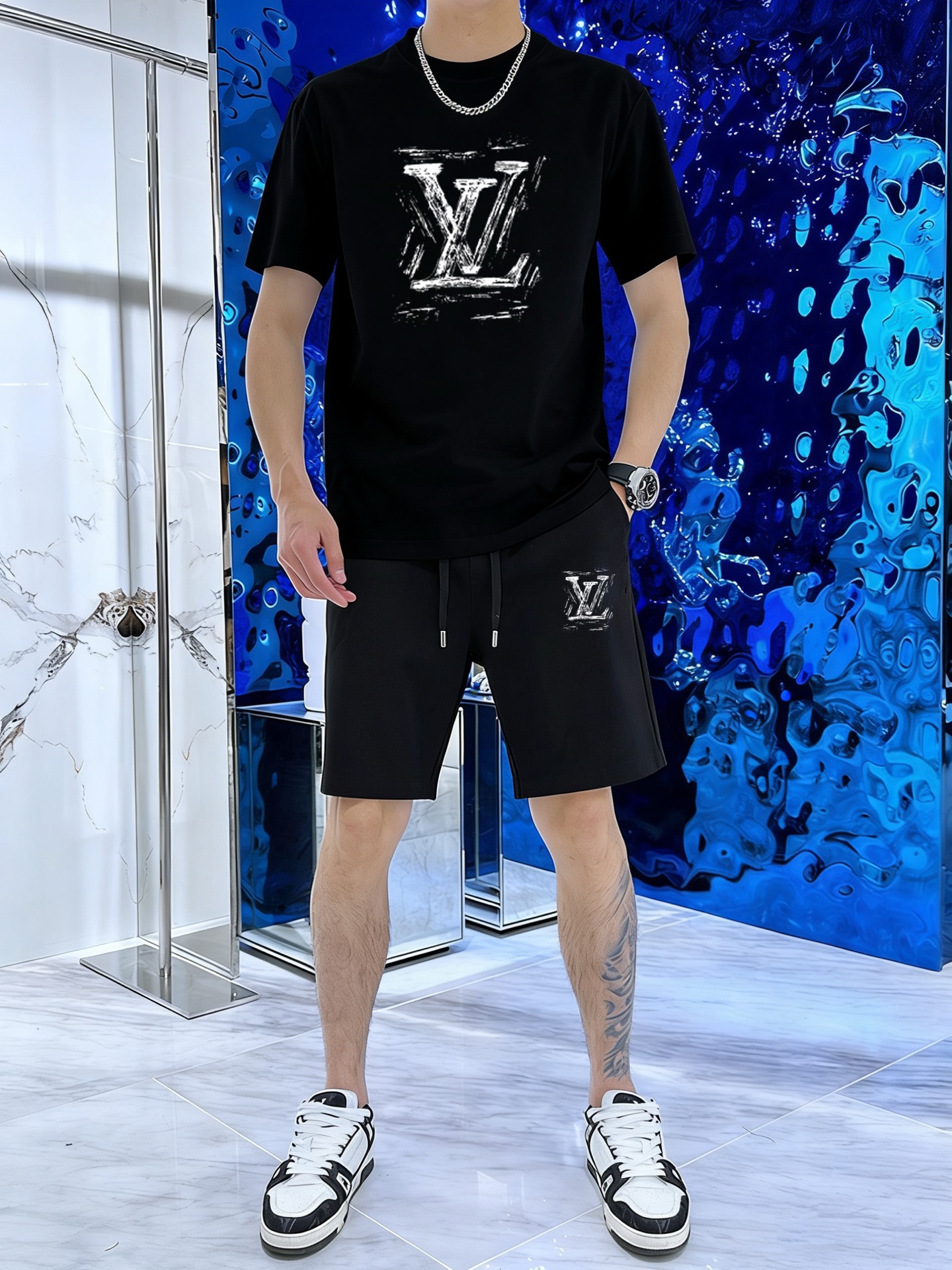Unknown 品牌：LV 2026新款男士短袖短裤套装 销售 市面高端版本 手感细腻柔软 让你穿着更加舒适 立体裁剪版型超赞 尺码:M-5XL下单请报身高体重