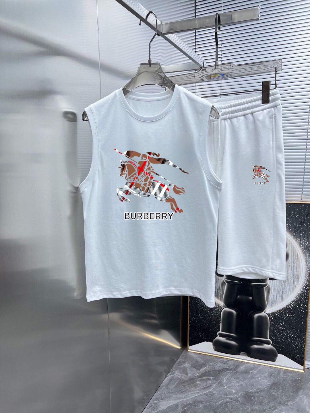 Burberry 品牌：巴宝莉 2026 夏季新品背心套装