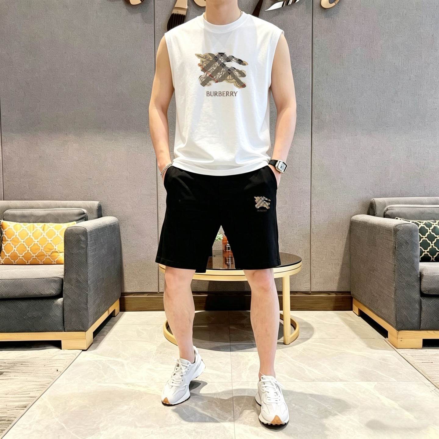 Burberry 品牌：巴宝莉 2026 夏季新品背心套装