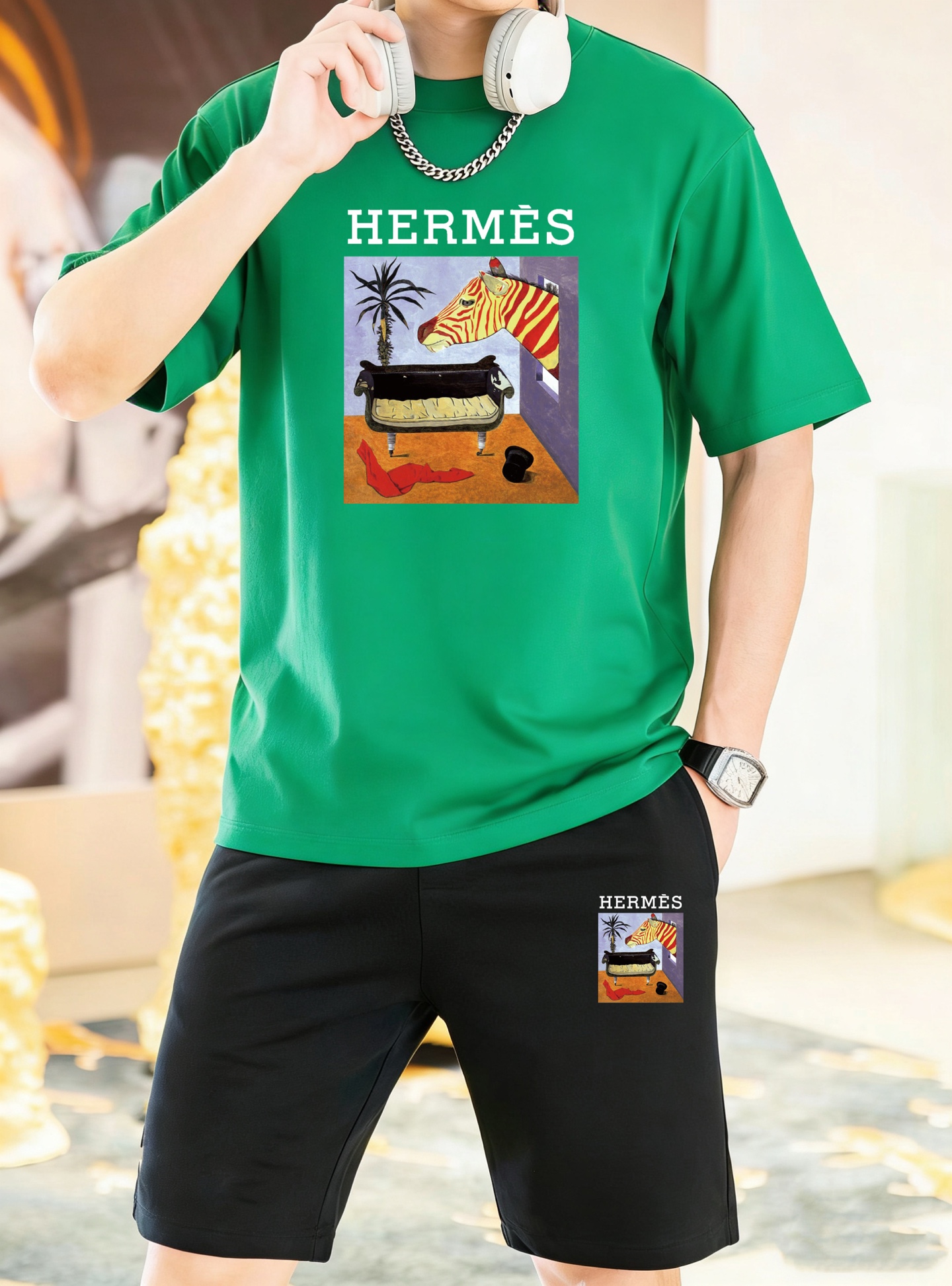 Hermès 品牌：爱马仕 2026新款男士短袖短裤套装 销售 市面高端版本 手感细腻柔软 让你穿着更加舒适 立体裁剪版型超赞 尺码:M-5XL下单请报身高体重