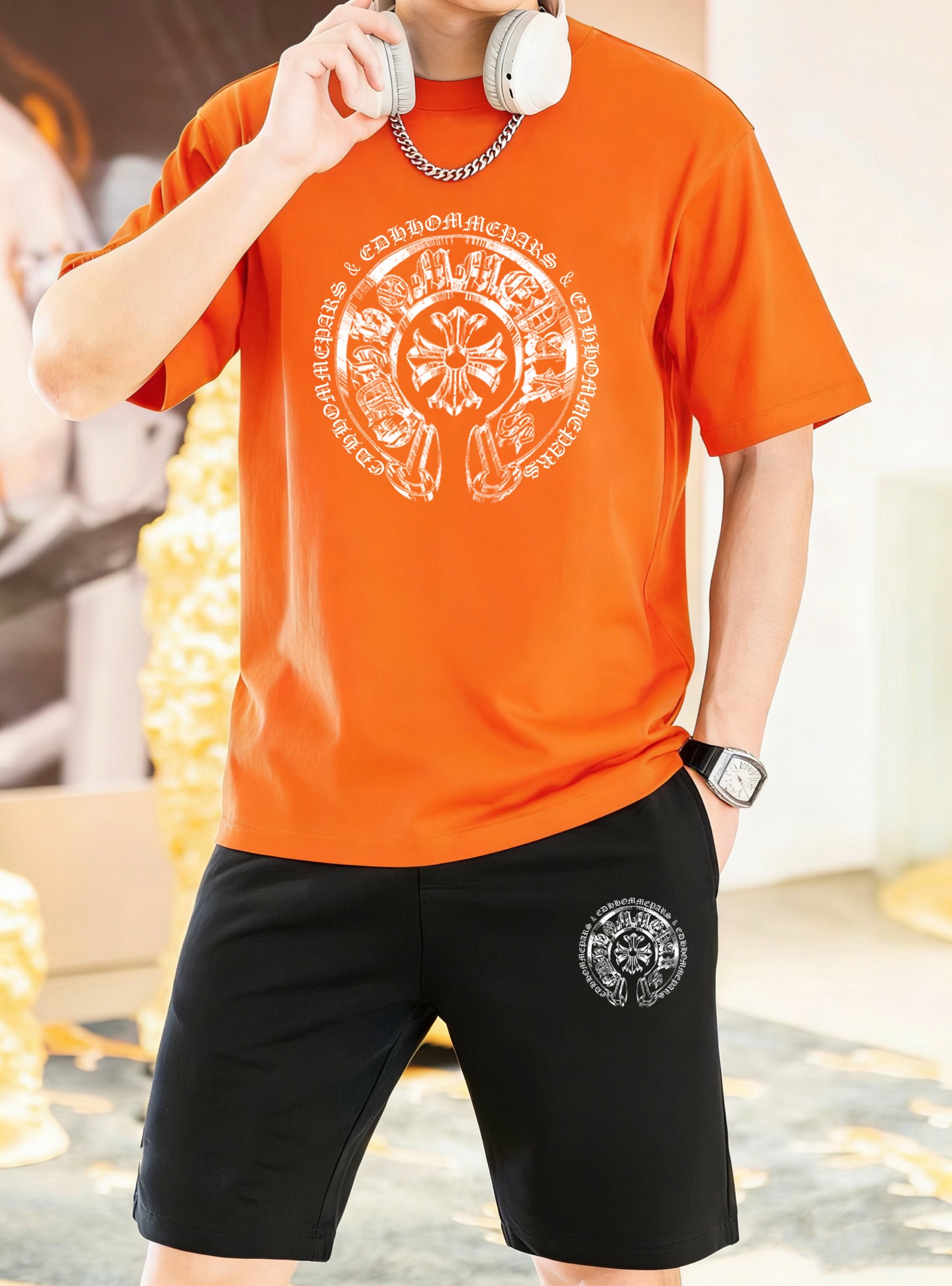 Chrome Hearts 品牌：克罗心 2026新款男士短袖短裤套装 销售 市面高端版本 手感细腻柔软 让你穿着更加舒适 立体裁剪版型超赞 尺码:M-5XL下单请报身高体重