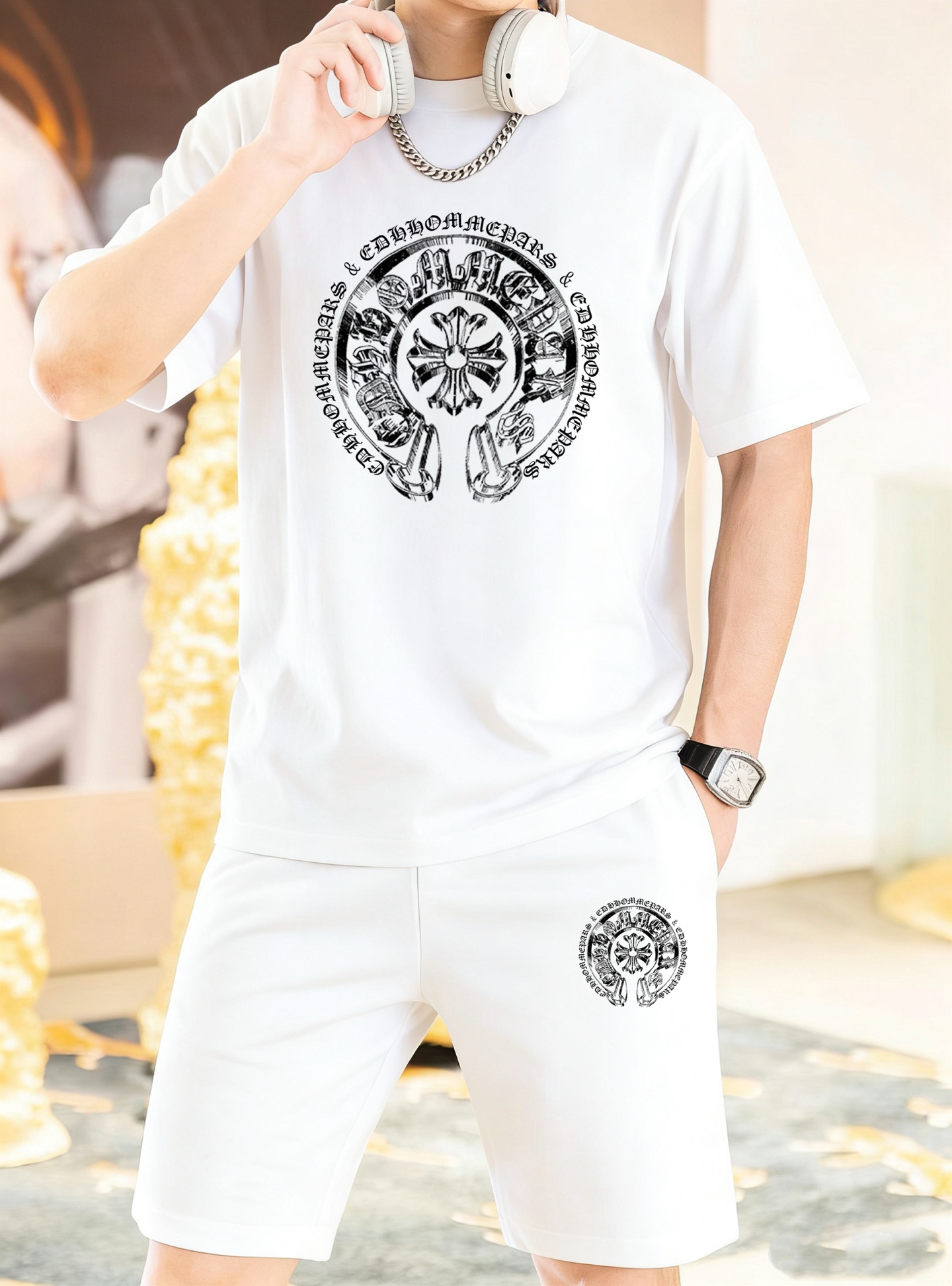 Chrome Hearts 品牌：克罗心 2026新款男士短袖短裤套装 销售 市面高端版本 手感细腻柔软 让你穿着更加舒适 立体裁剪版型超赞 尺码:M-5XL下单请报身高体重