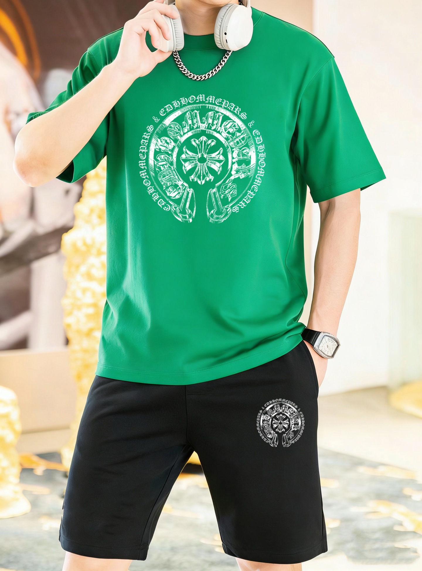 Chrome Hearts 品牌：克罗心 2026新款男士短袖短裤套装 销售 市面高端版本 手感细腻柔软 让你穿着更加舒适 立体裁剪版型超赞 尺码:M-5XL下单请报身高体重