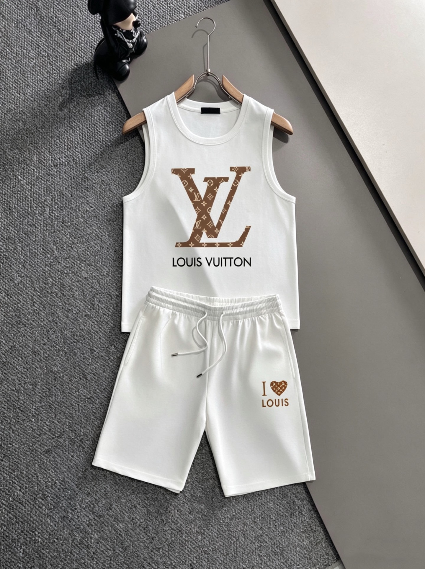 Hermès 品牌：LV 2026 夏季新品背心套装