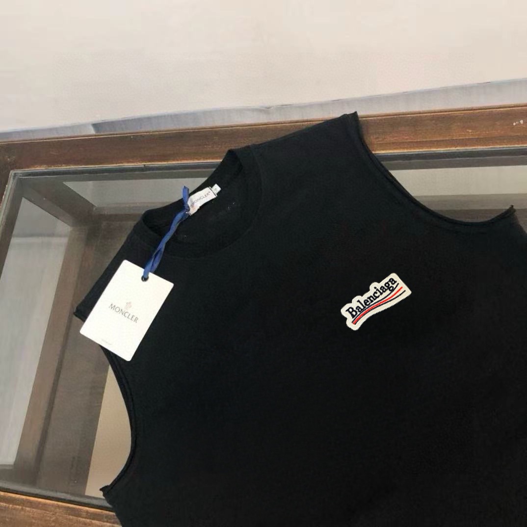Balenciaga 品牌：巴黎世家 2026夏季新品背心T袖 简约款式 任何人都可以轻松驾驶 进口定制丝光棉面料 手软舒适有型 吸汗透气