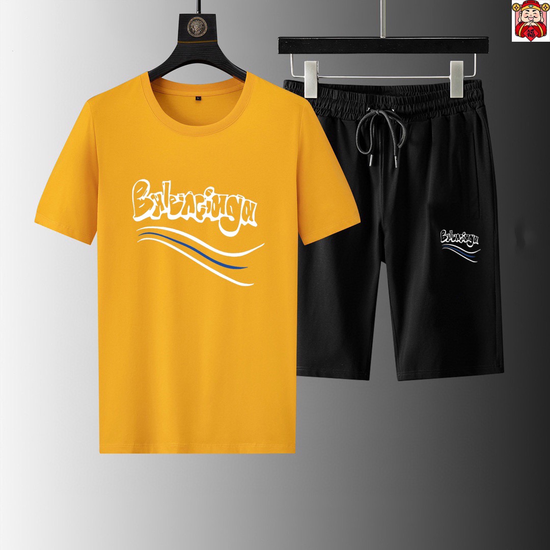 Balenciaga 品牌：巴黎世家 2026新款男士短袖短裤套装 销售 市面高端版本 手感细腻柔软 让你穿着更加舒适 立体裁剪版型超赞 尺码:M-5XL下单请报身高体重