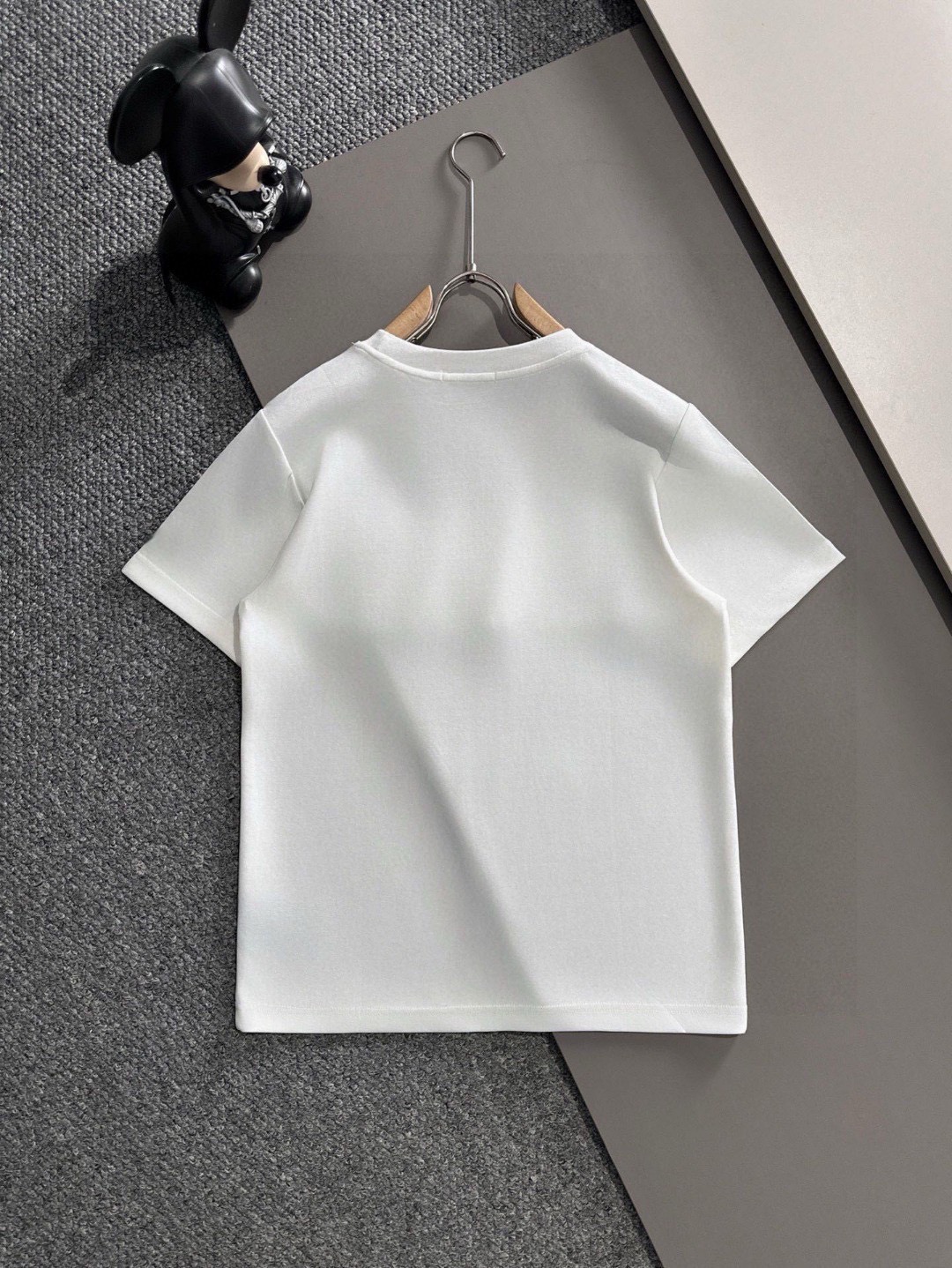Hermès 品牌: 爱马仕 2026新款男士短袖短裤套装 销售 市面高端版本 手感细腻柔软 让你穿着更加舒适 立体裁剪版型超赞 尺码:M-5XL下单请报身高体重