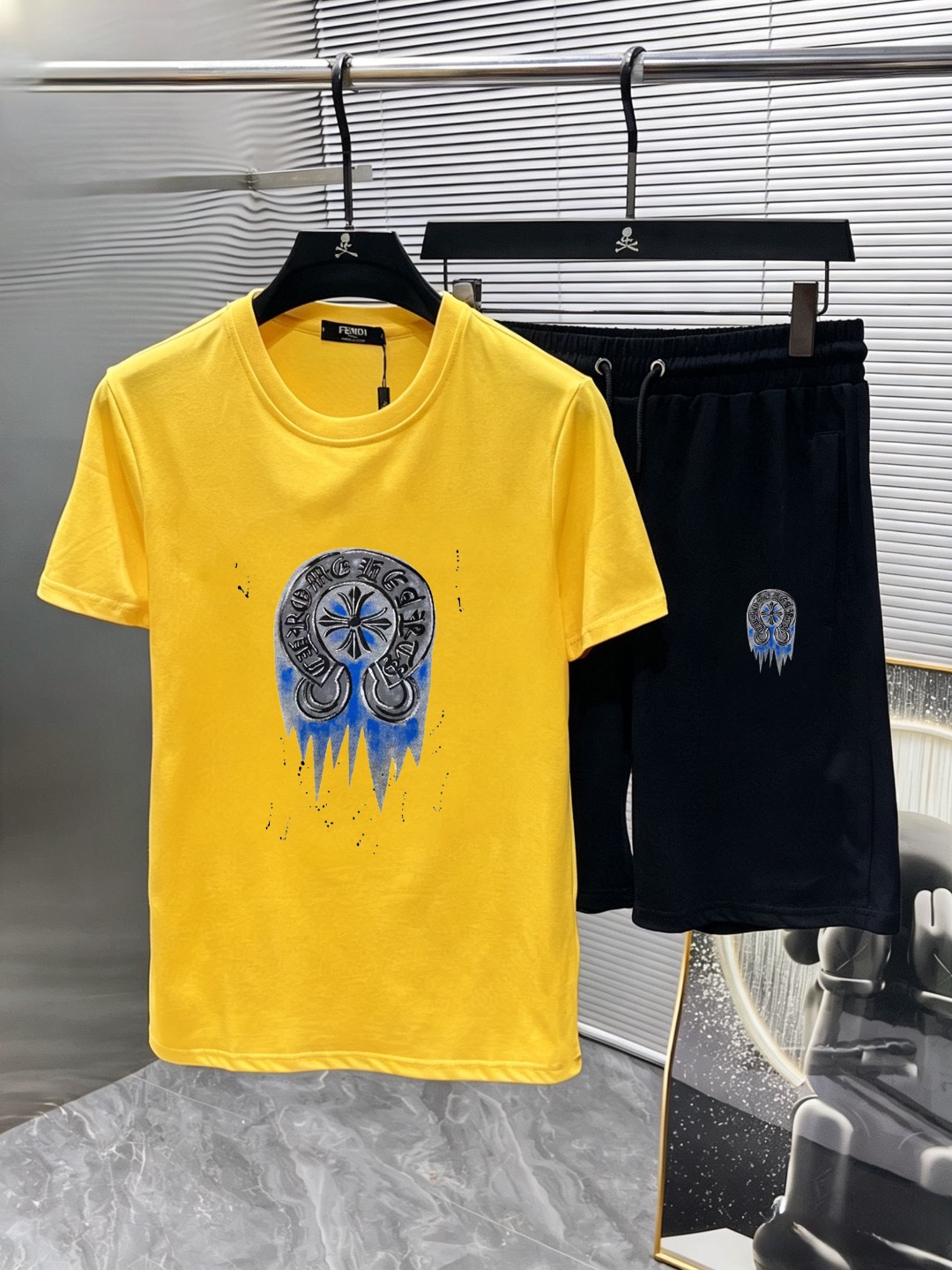 Chrome Hearts 品牌: 克罗心 2026新款男士短袖短裤套装 销售 市面高端版本 手感细腻柔软 让你穿着更加舒适 立体裁剪版型超赞 尺码:M-5XL下单请报身高体重