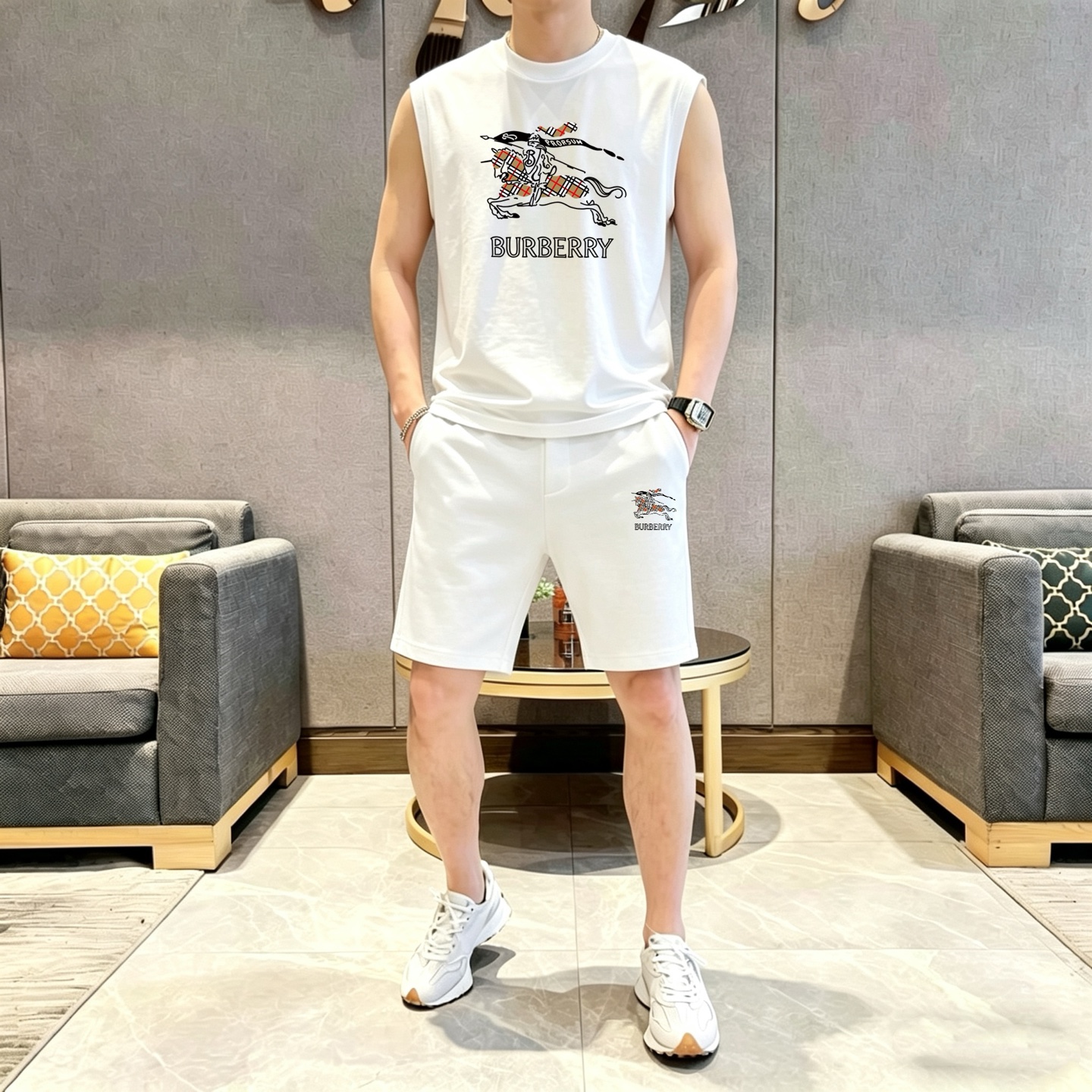 Burberry 品牌：巴宝莉 2026 夏季新品背心套装