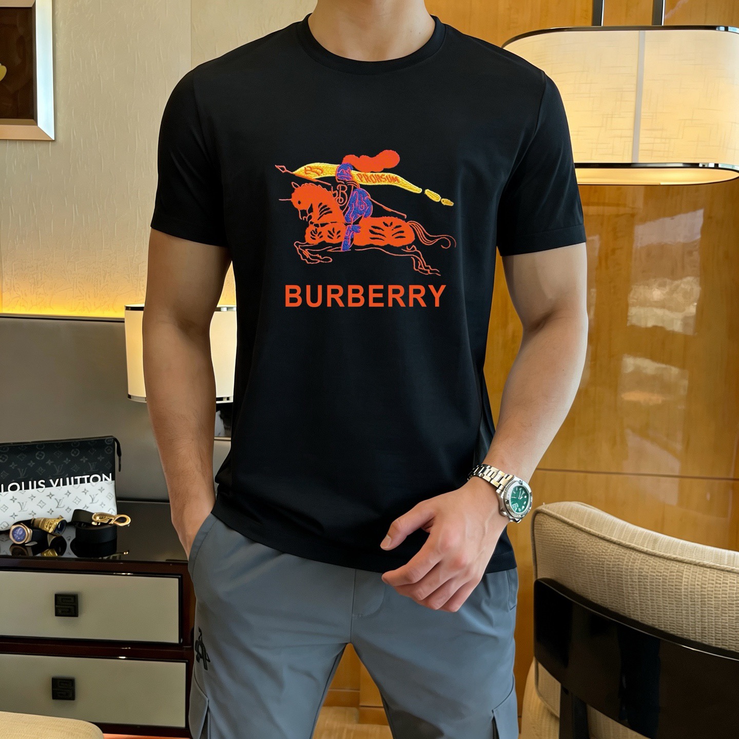 Burberry 品牌： 巴宝莉 (胖子福音) 男士休闲短袖T恤 2026春夏新品