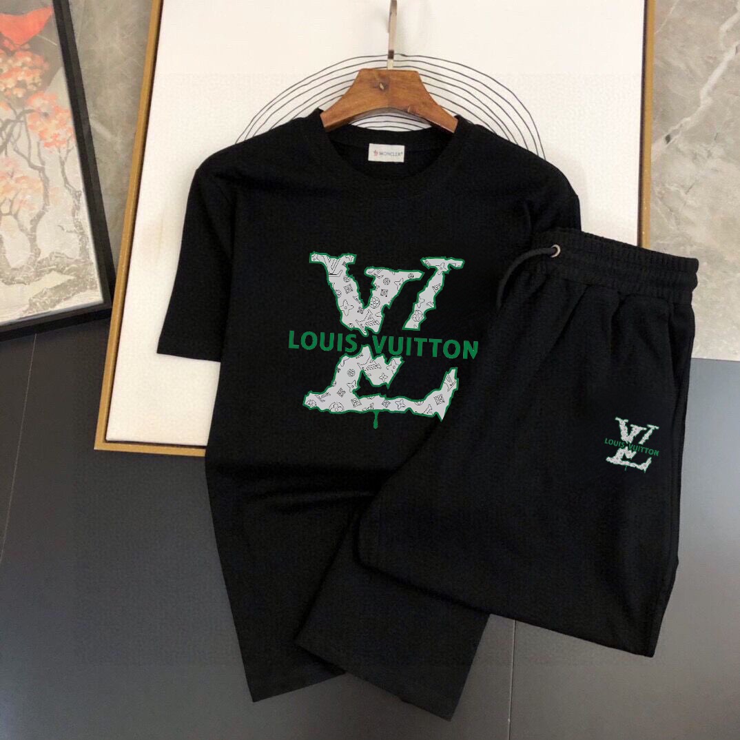 Louis Vuitton 品牌: LV 2026新款男士短袖短裤套装 销售 市面高端版本 手感细腻柔软 让你穿着更加舒适 立体裁剪版型超赞 尺码:M-5XL下单请报身高体重