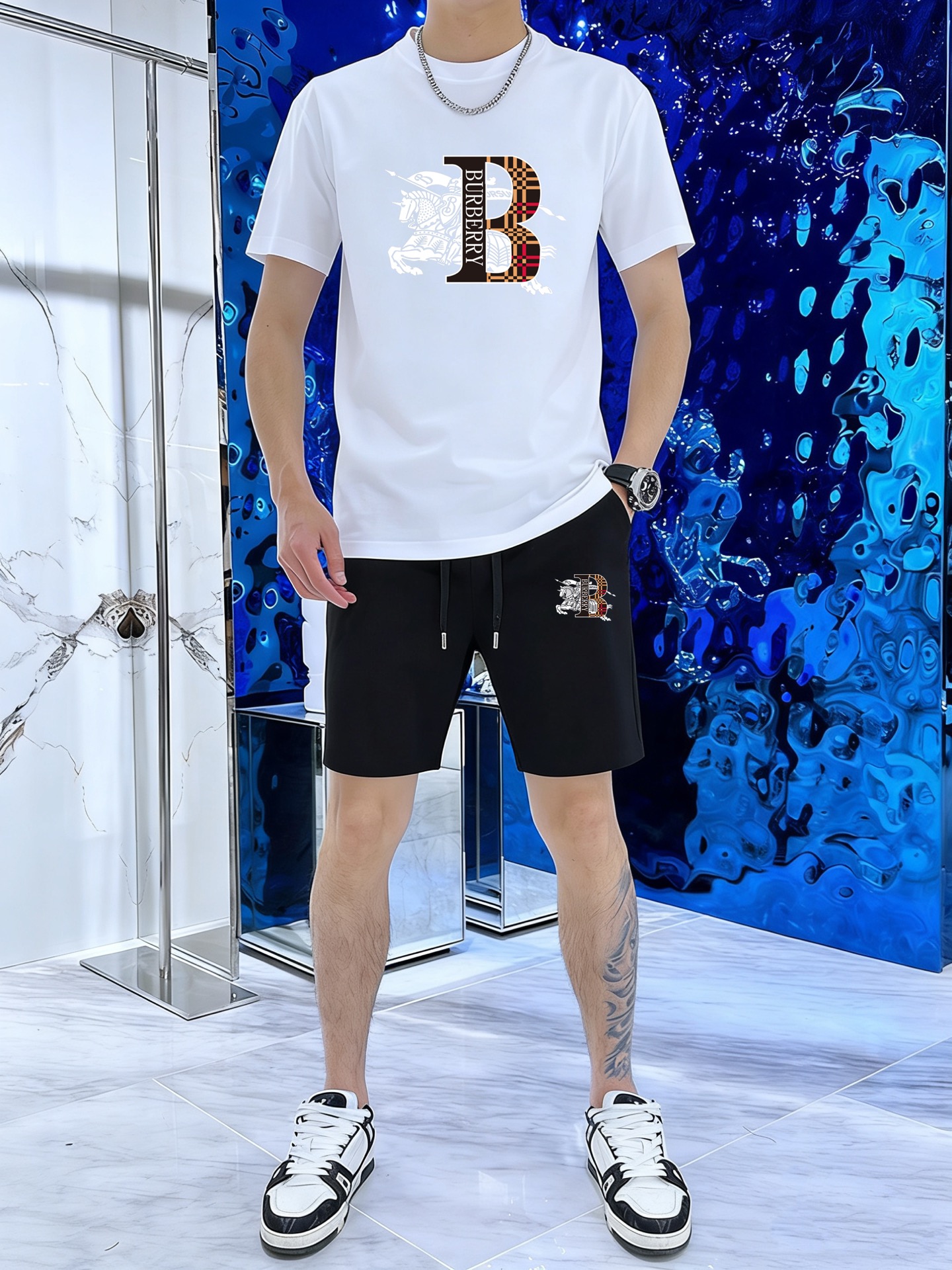 Burberry 品牌: 巴宝莉 2026新款男士短袖短裤套装 销售 市面高端版本 手感细腻柔软 让你穿着更加舒适 立体裁剪版型超赞 尺码:M-5XL下单请报身高体重