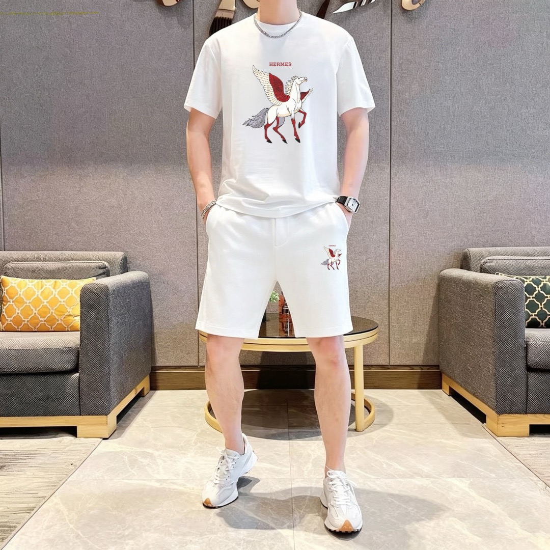 Hermès 品牌: 爱马仕 2026新款男士短袖短裤套装 销售 市面高端版本 手感细腻柔软 让你穿着更加舒适 立体裁剪版型超赞 尺码:M-5XL下单请报身高体重