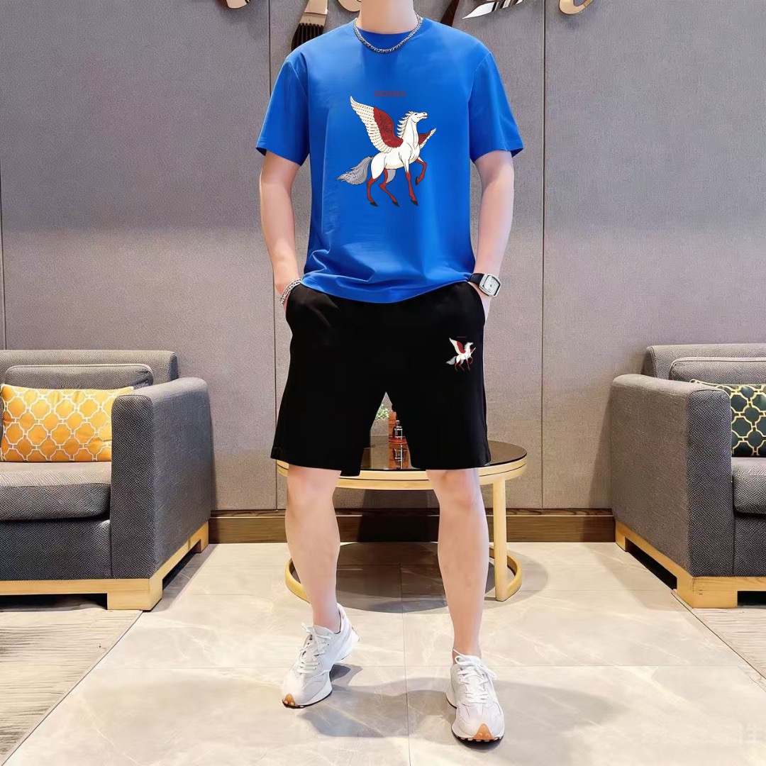 Hermès 品牌: 爱马仕 2026新款男士短袖短裤套装 销售 市面高端版本 手感细腻柔软 让你穿着更加舒适 立体裁剪版型超赞 尺码:M-5XL下单请报身高体重