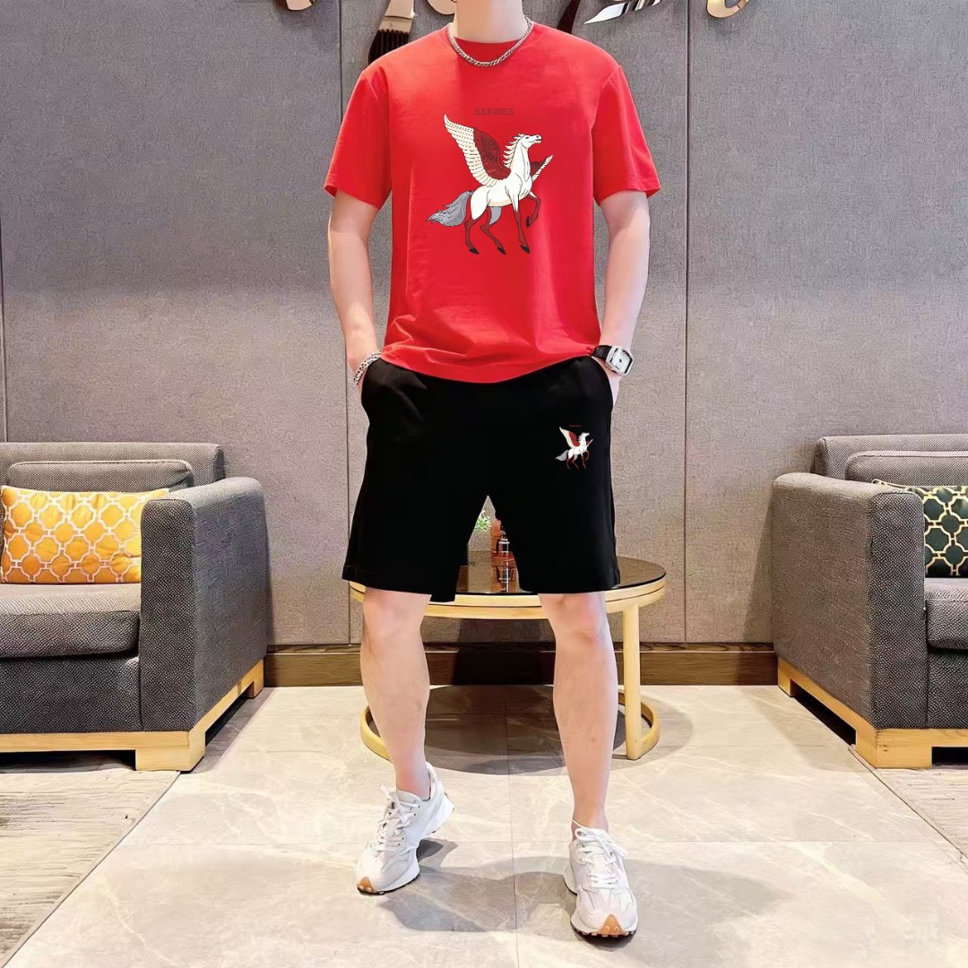 Hermès 品牌: 爱马仕 2026新款男士短袖短裤套装 销售 市面高端版本 手感细腻柔软 让你穿着更加舒适 立体裁剪版型超赞 尺码:M-5XL下单请报身高体重