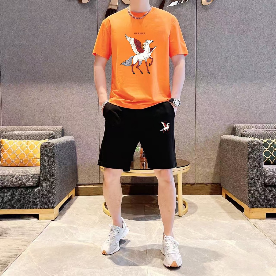 Hermès 品牌: 爱马仕 2026新款男士短袖短裤套装 销售 市面高端版本 手感细腻柔软 让你穿着更加舒适 立体裁剪版型超赞 尺码:M-5XL下单请报身高体重