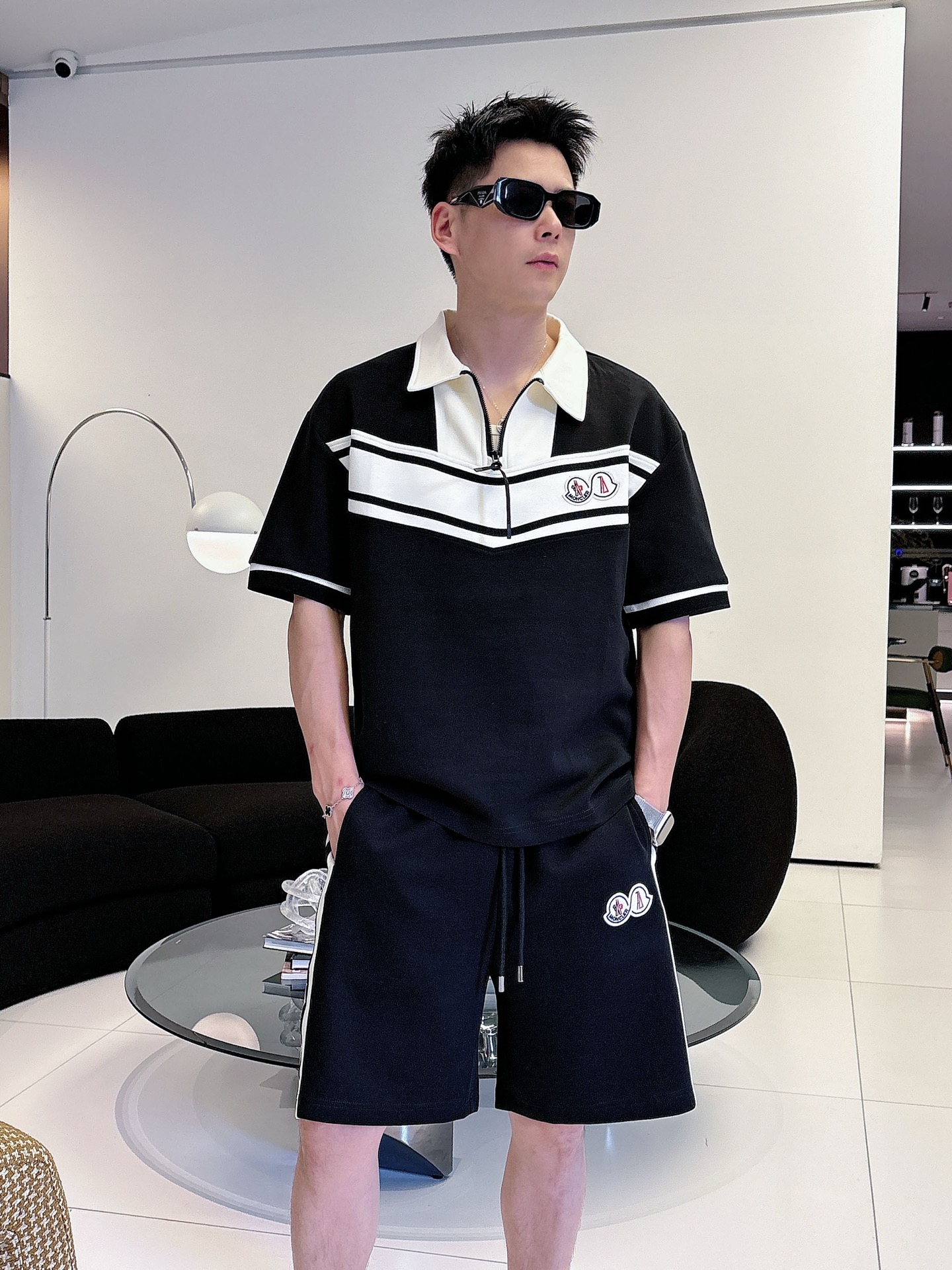 NO:849593,. Brand mouth mask 2026 summer latest model, same style for men and women, classic design short-sleeved T-shirt shorts suit, slightly expanded version, customized air layer fabric, soft feel, comfortable to wear, fine workmanship. The upper body effect is incomparably handsome, size M-3XLD1, Moncler, shorts, T-shirt, tees, t-shirt,19860909. 品牌蒙口 2026夏季最新款,男女同款,经典设计短袖T恤短裤套装,微扩版型,定制空气层面料,手感柔软,穿着舒适,做工精细.上身效果无敌帅气,码数M-3XLD1,,Moncler,shorts,T-shirt,tees，t-shirt,,Men's clothing