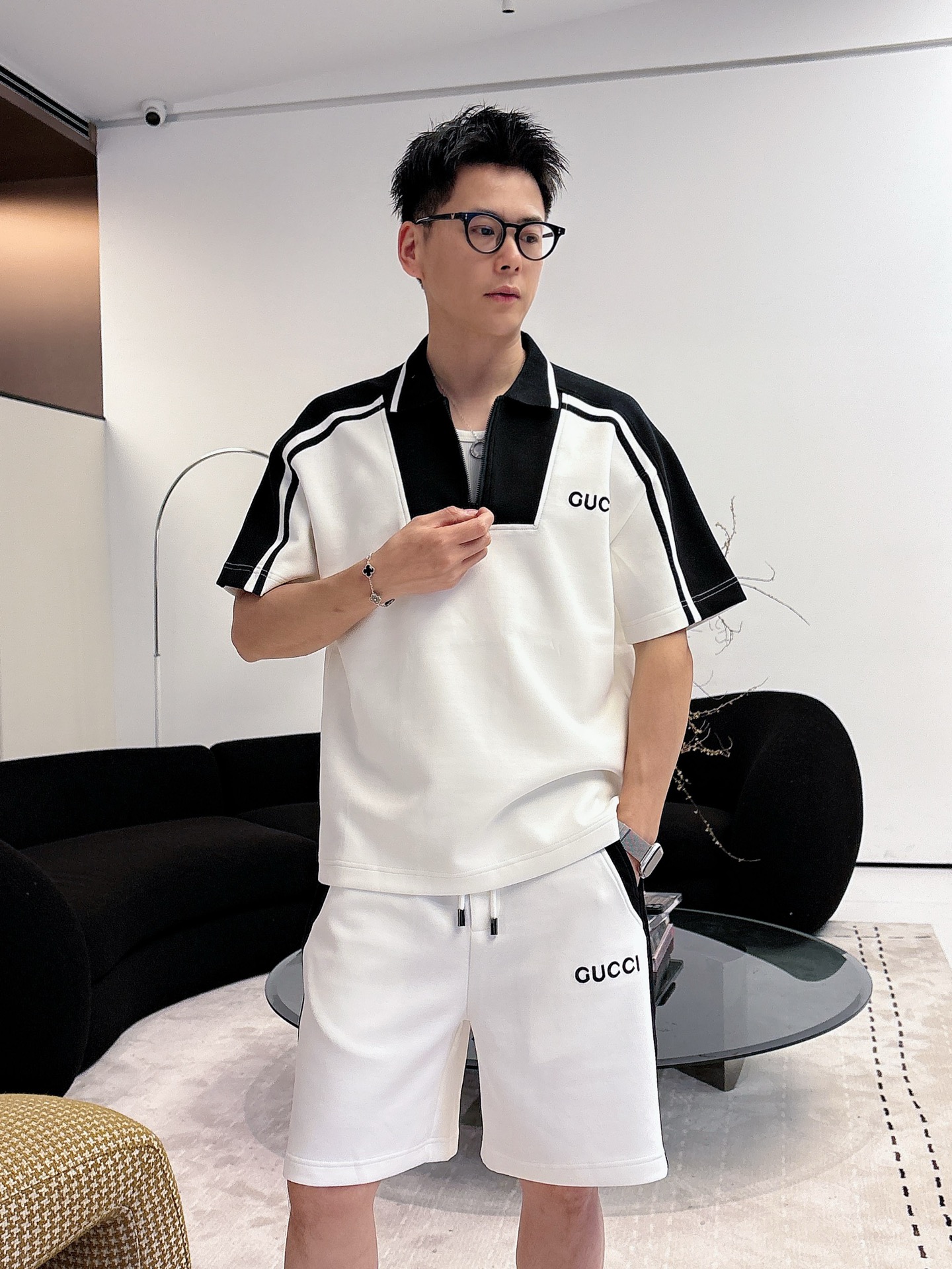 NO:873316,Direct batch of brand Gucci 2026 summer latest model, same style for men and women, classic design short-sleeved T-shirt shorts suit, slightly expanded version, customized air layer fabric, soft to the touch, comfortable to wear, fine workmanship. The upper body effect is invincible and handsome, size M-3XLD1, shorts, T-shirt, tees, t-shirt,19860909直批 品牌古奇 2026夏季最新款,男女同款,经典设计短袖T恤短裤套装,微扩版型,定制空气层面料,手感柔软,穿着舒适,做工精细.上身效果无敌帅气,码数M-3XLD1,,shorts,T-shirt,tees，t-shirt,,Men's clothing
