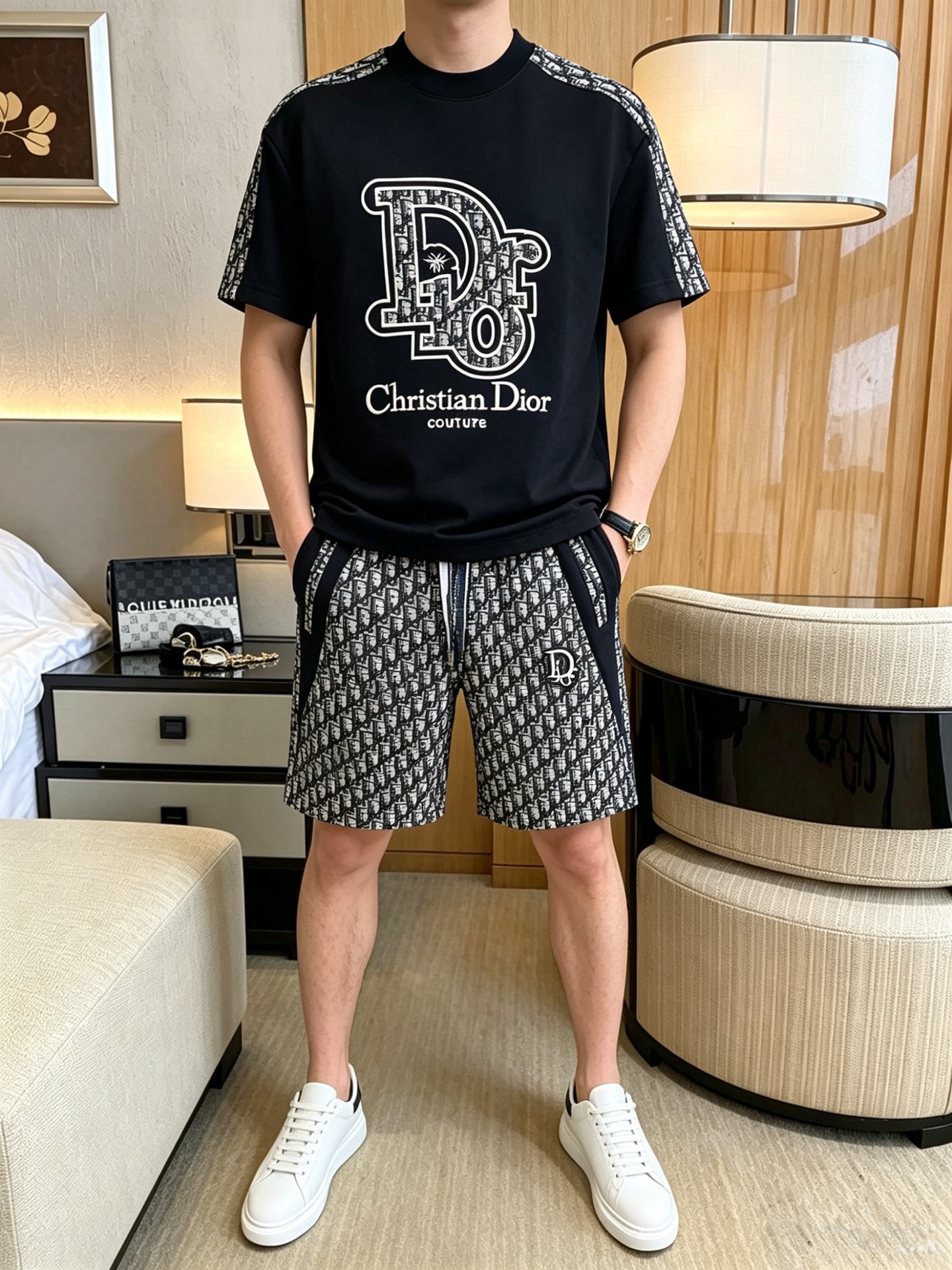 NO:911039,Directly approved brand Dior's latest 2026 summer style, same style for men and women, classic design short-sleeved T-shirt shorts suit, slightly expanded version, customized air layer fabric, soft to the touch, comfortable to wear, fine workmanship. The upper body effect is invincible and handsome, size M-3XL, dior, shorts, T-shirt, tees, t-shirt,19860909直批 品牌迪奥 2026夏季最新款,男女同款,经典设计短袖T恤短裤套装,微扩版型,定制空气层面料,手感柔软,穿着舒适,做工精细.上身效果无敌帅气,码数M-3XL,,dior,shorts,T-shirt,tees，t-shirt,,Men's clothing