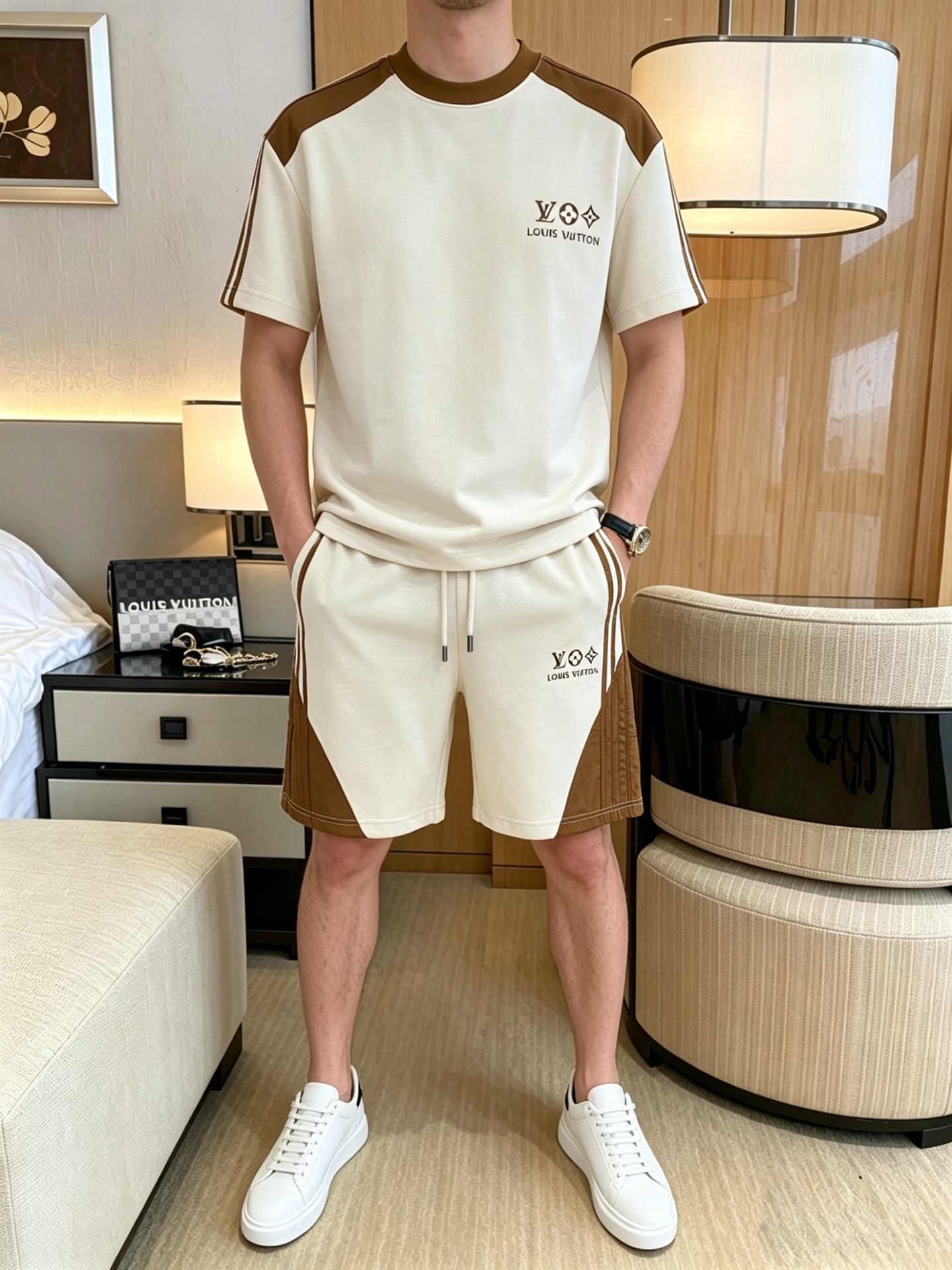 NO:873152,Directly approved brand LV 2026 summer latest model, same style for men and women, classic design short-sleeved T-shirt and shorts suit, slightly expanded version, customized air layer fabric, soft to the touch, comfortable to wear, fine workmanship. The upper body effect is incomparably handsome, size M-3XL, louis vuitton, shorts, T-shirt, tees, t-shirt,19860909直批 品牌LV 2026夏季最新款,男女同款,经典设计短袖T恤短裤套装,微扩版型,定制空气层面料,手感柔软,穿着舒适,做工精细.上身效果无敌帅气,码数M-3XL,,louis vuitton,shorts,T-shirt,tees，t-shirt,,Men's clothing