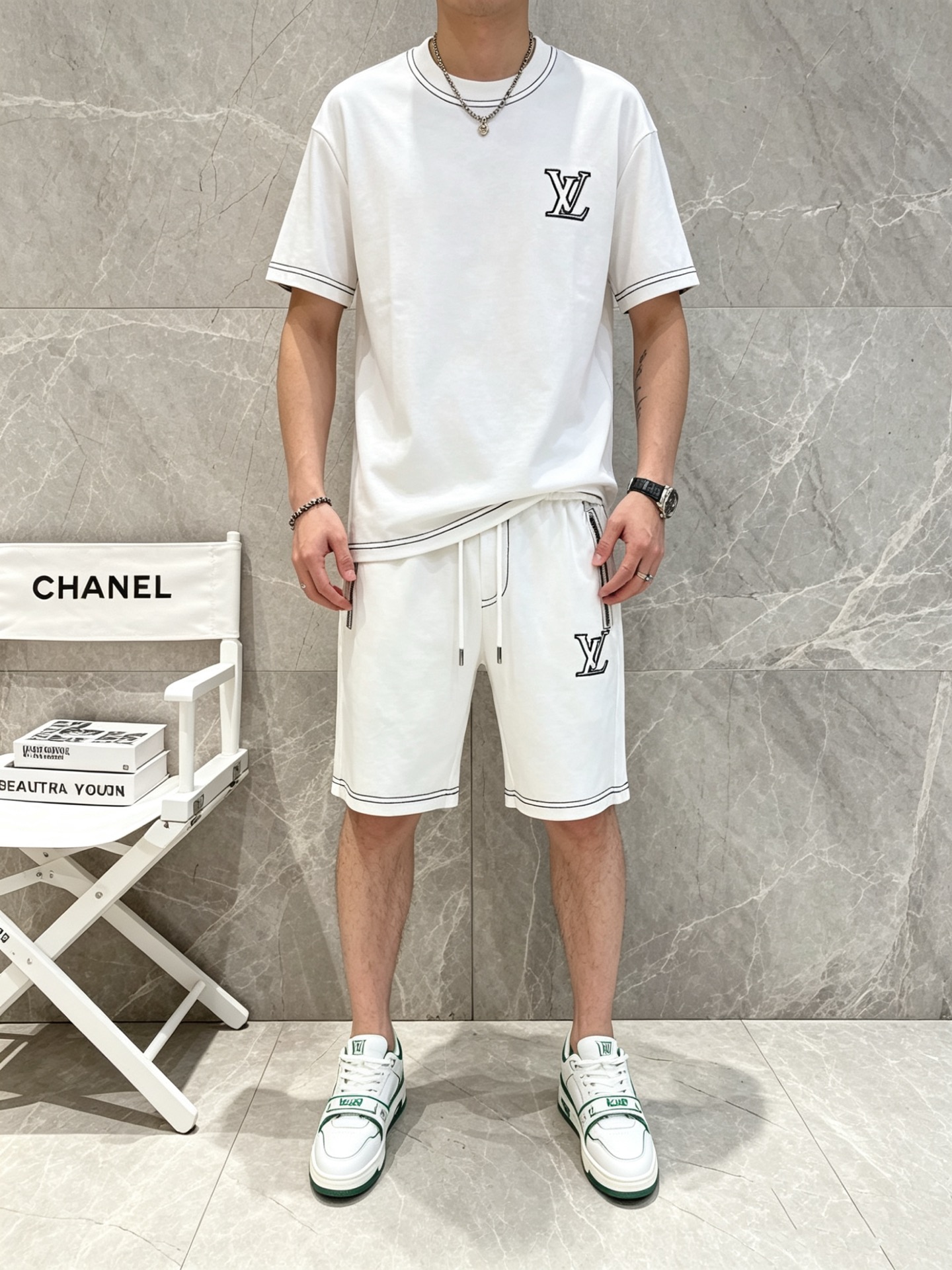 NO:917129,Directly approved brand LV 2026 summer latest model, same style for men and women, classic design short-sleeved T-shirt and shorts suit, slightly expanded version, customized air layer fabric, soft to the touch, comfortable to wear, fine workmanship. The upper body effect is incomparably handsome, size M-3XL, louis vuitton, shorts, T-shirt, tees, t-shirt,19860909直批 品牌LV 2026夏季最新款,男女同款,经典设计短袖T恤短裤套装,微扩版型,定制空气层面料,手感柔软,穿着舒适,做工精细.上身效果无敌帅气,码数M-3XL,,louis vuitton,shorts,T-shirt,tees，t-shirt,,Men's clothing