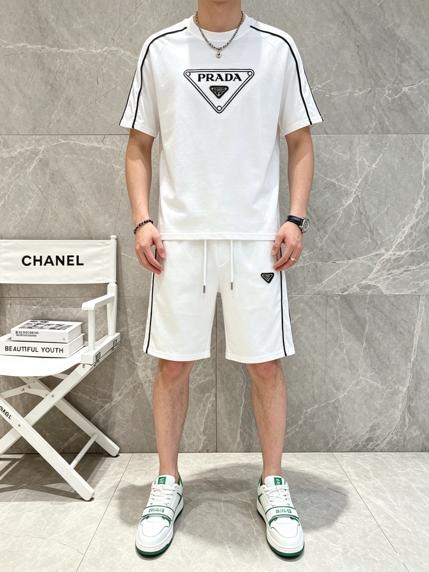 NO:917132,Directly approved brand Prada 2026 summer latest model, same style for men and women, classic design short-sleeved T-shirt shorts suit, slightly expanded version, customized air layer fabric, soft to the touch, comfortable to wear, fine workmanship. The upper body effect is invincible and handsome, size M-3XL,, prada, shorts, T-shirt, tees, t-shirt,19860909直批 品牌普拉达 2026夏季最新款,男女同款,经典设计短袖T恤短裤套装,微扩版型,定制空气层面料,手感柔软,穿着舒适,做工精细.上身效果无敌帅气,码数M-3XL,,prada,shorts,T-shirt,tees，t-shirt,,Men's clothing