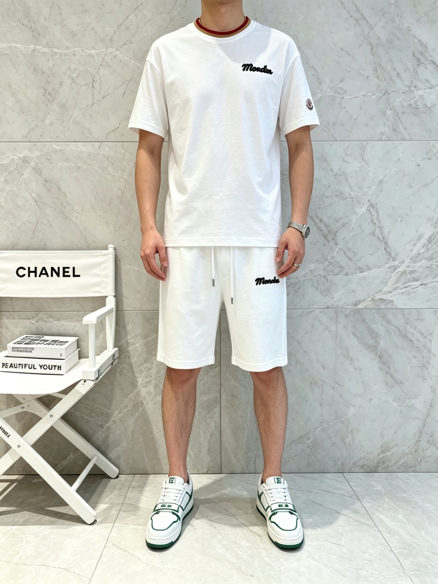 NO:917130,Directly approved brand mask, the latest model for summer 2026, same style for men and women, classic design short-sleeved T-shirt shorts suit, slightly expanded version, customized air layer fabric, soft to the touch, comfortable to wear, fine workmanship. The upper body effect is invincible and handsome, size M-3XL, Moncler, shorts, T-shirt, tees, t-shirt,19860909直批 品牌蒙口 2026夏季最新款,男女同款,经典设计短袖T恤短裤套装,微扩版型,定制空气层面料,手感柔软,穿着舒适,做工精细.上身效果无敌帅气,码数M-3XL,,Moncler,shorts,T-shirt,tees，t-shirt,,Men's clothing
