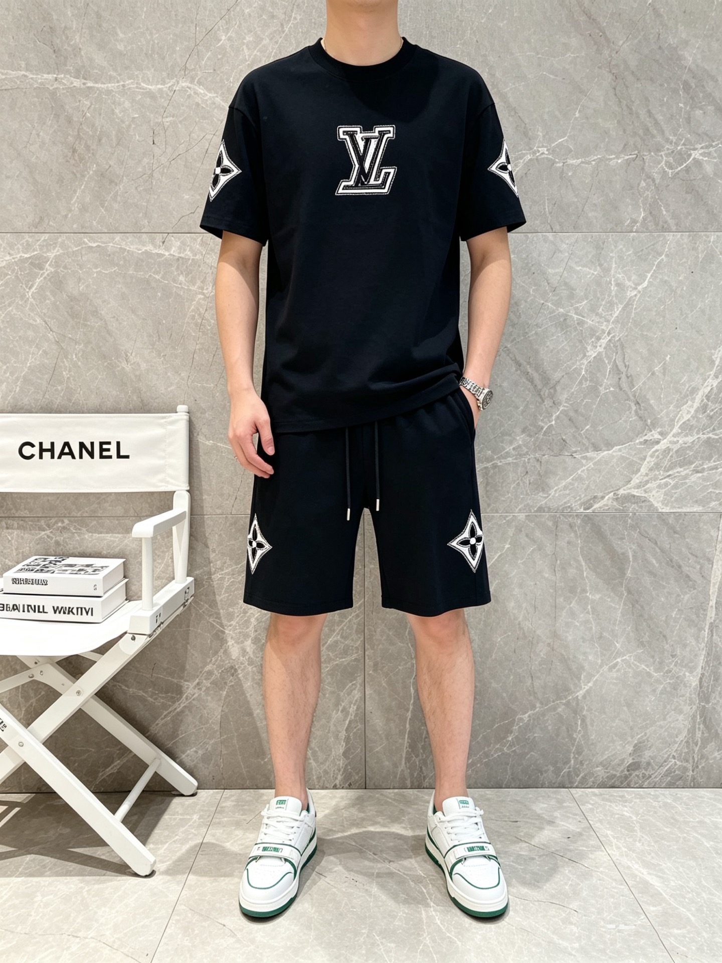 NO:917133,Directly approved brand LV 2026 summer latest model, same style for men and women, classic design short-sleeved T-shirt and shorts suit, slightly expanded version, customized air layer fabric, soft to the touch, comfortable to wear, fine workmanship. The upper body effect is incomparably handsome, size M-3XL, louis vuitton, shorts, T-shirt, tees, t-shirt,19860909直批 品牌LV 2026夏季最新款,男女同款,经典设计短袖T恤短裤套装,微扩版型,定制空气层面料,手感柔软,穿着舒适,做工精细.上身效果无敌帅气,码数M-3XL,,louis vuitton,shorts,T-shirt,tees，t-shirt,,Men's clothing