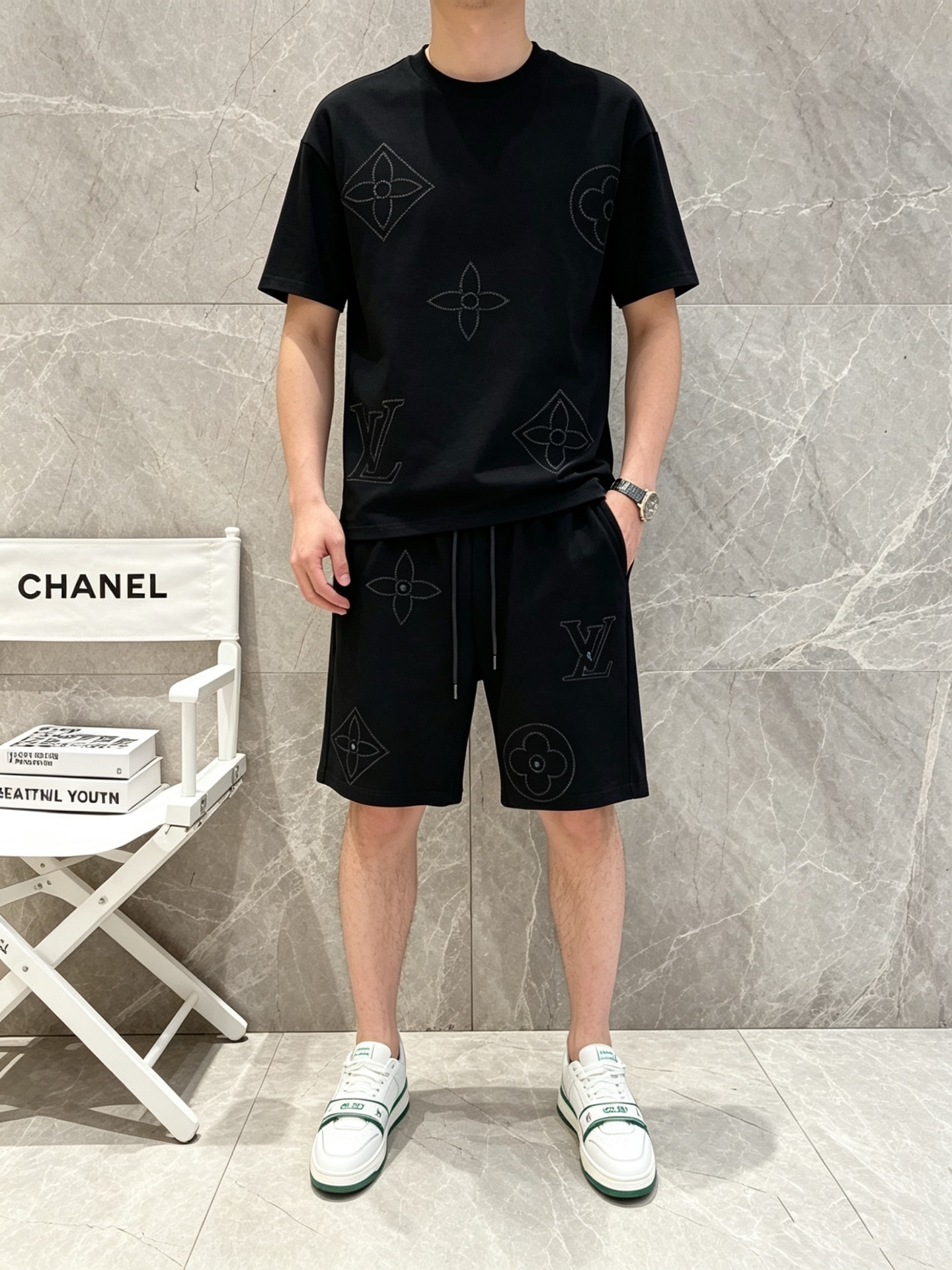 NO:917145,Directly approved brand LV 2026 summer latest model, same style for men and women, classic design short-sleeved T-shirt and shorts suit, slightly expanded version, customized air layer fabric, soft to the touch, comfortable to wear, fine workmanship. The upper body effect is incomparably handsome, size M-3XL, louis vuitton, shorts, T-shirt, tees, t-shirt,19860909直批 品牌LV 2026夏季最新款,男女同款,经典设计短袖T恤短裤套装,微扩版型,定制空气层面料,手感柔软,穿着舒适,做工精细.上身效果无敌帅气,码数M-3XL,,louis vuitton,shorts,T-shirt,tees，t-shirt,,Men's clothing