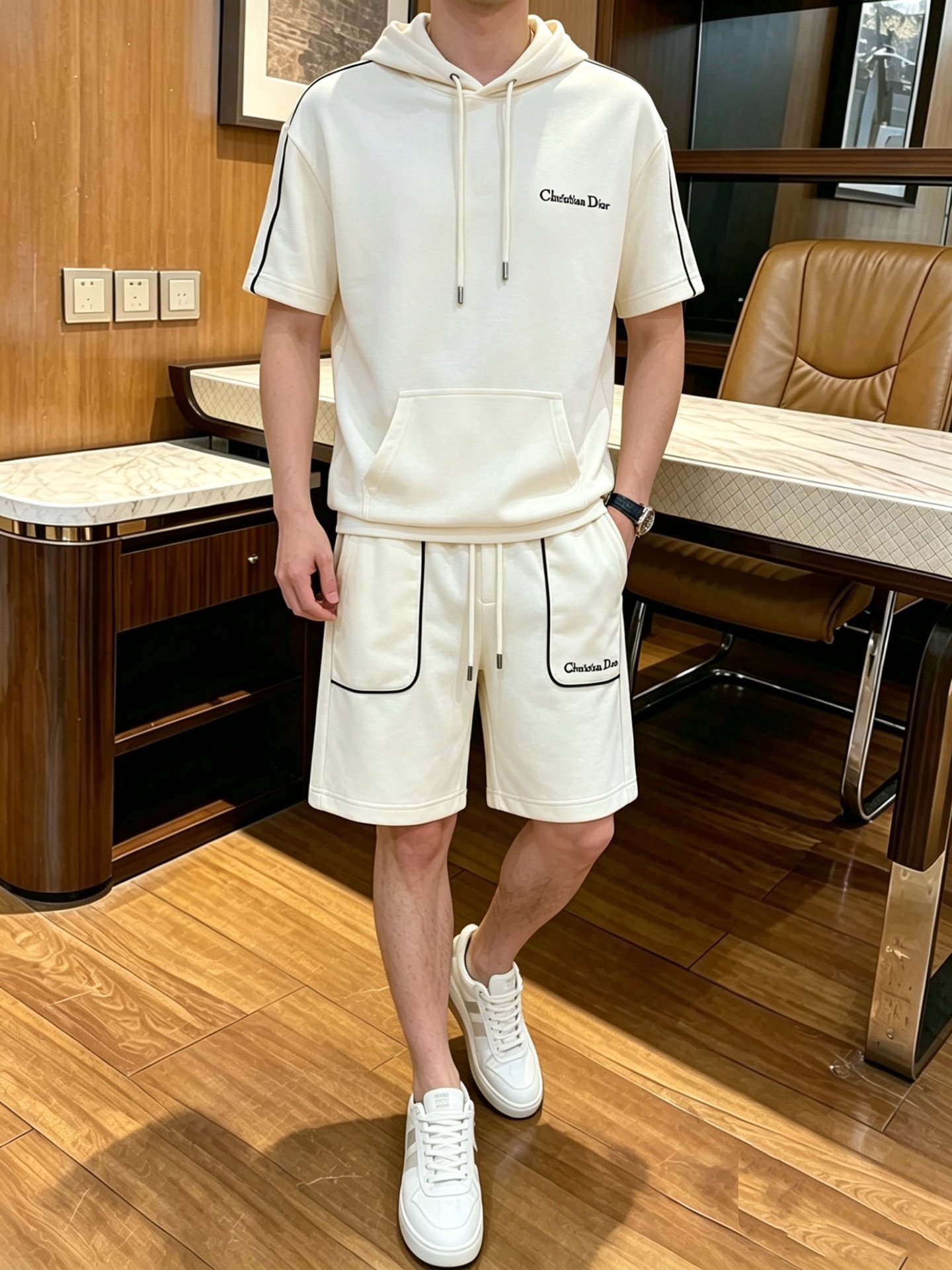 NO:917157,Direct batch brand: Dior 2026 summer latest model, same style for men and women, classic design short-sleeved T-shirt shorts suit, slightly expanded version, customized air layer fabric, soft feel, comfortable to wear, fine workmanship. The upper body effect is invincible and handsome, size M-3XL, dior, shorts, T-shirt, tees, t-shirt,19860909直批 品牌: 迪奥 2026夏季最新款,男女同款,经典设计短袖T恤短裤套装,微扩版型,定制空气层面料,手感柔软,穿着舒适,做工精细.上身效果无敌帅气,码数M-3XL,,dior,shorts,T-shirt,tees，t-shirt,,Men's clothing