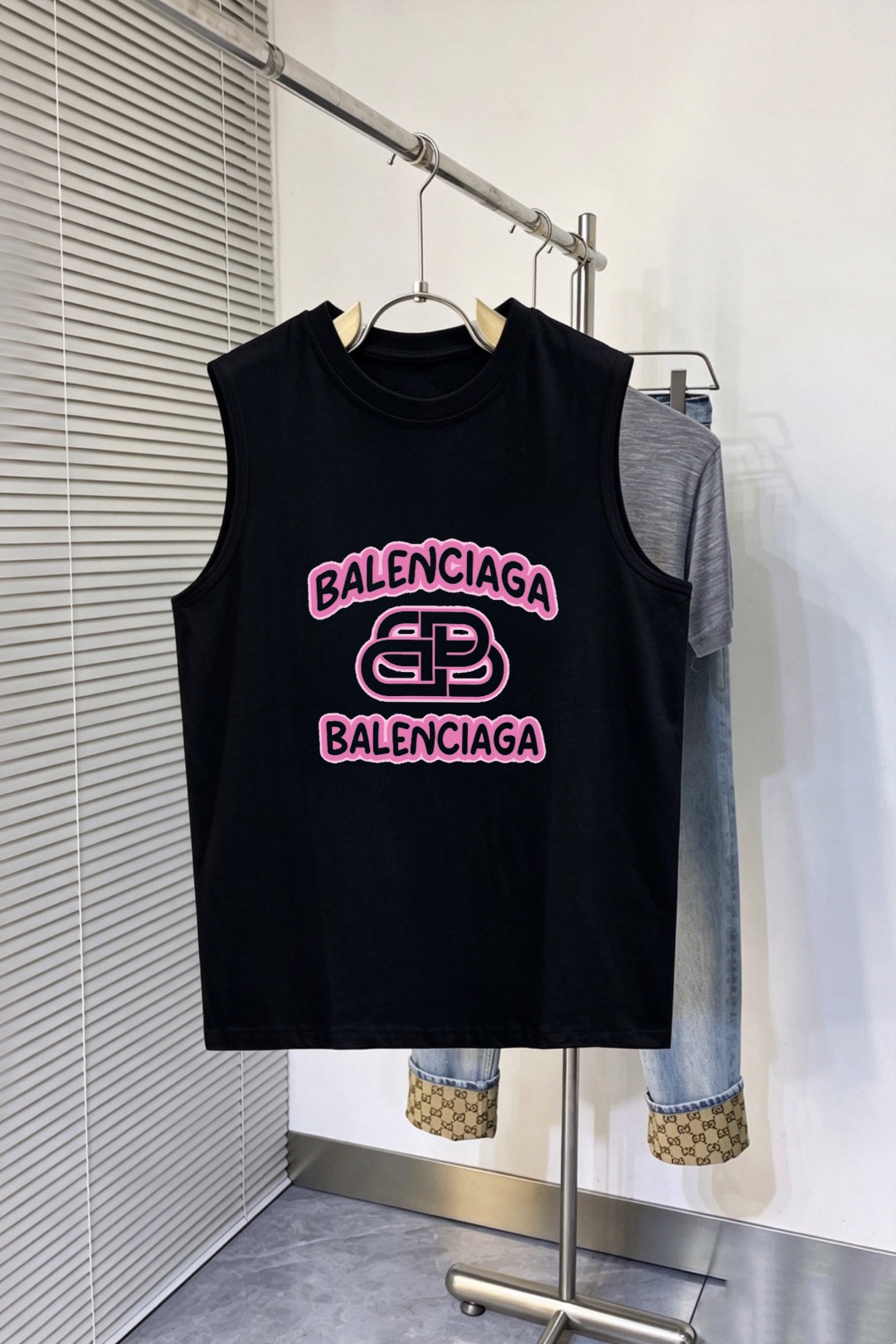 P80 Marca: Balenciaga 2026 nuevo chaleco de verano con manga en T. Estilo clásico y sencillo. Cualquiera puede conducir…