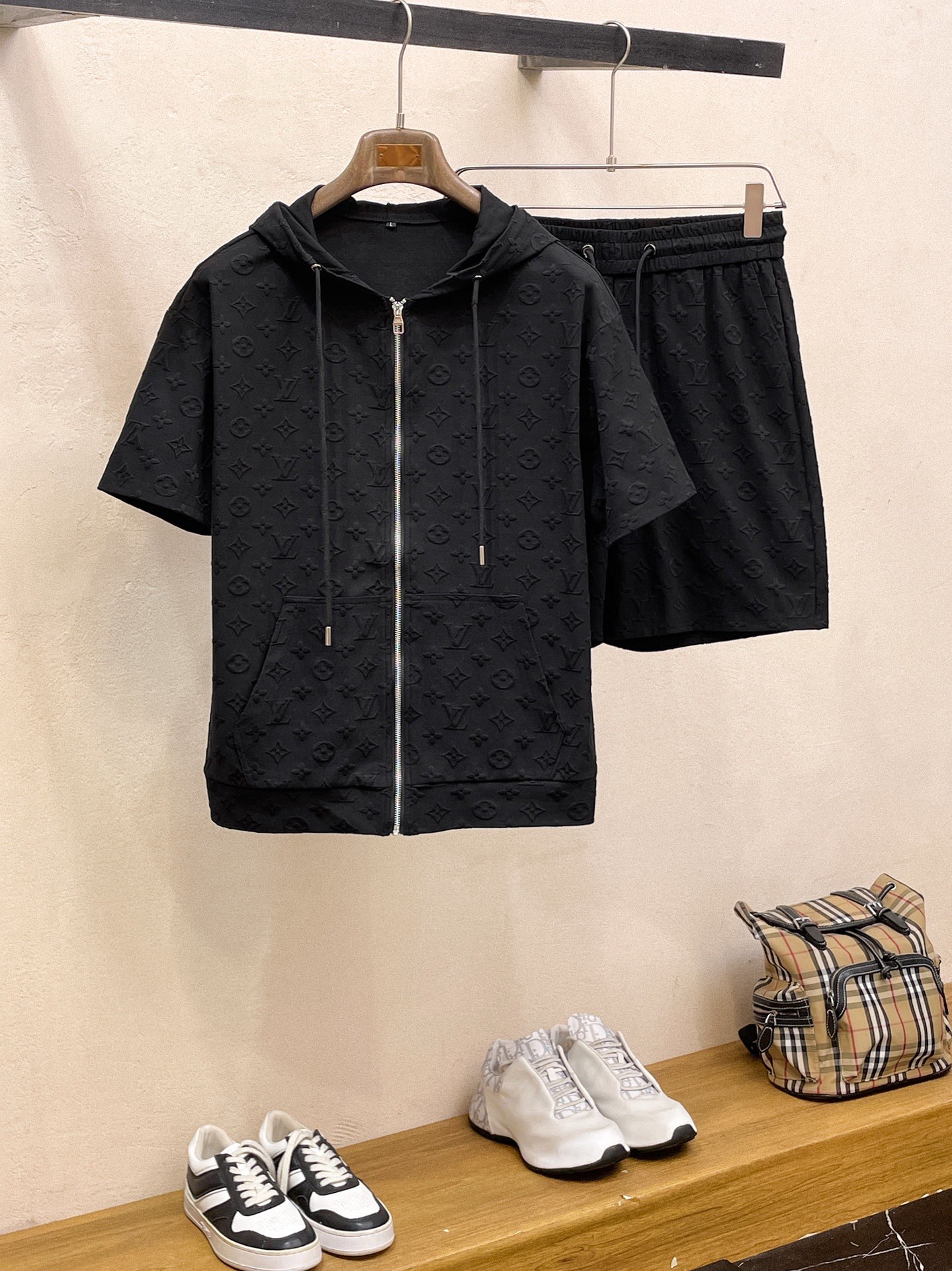 P290 Marca: LV 2026 último estilo de verano, mismo estilo para hombres y mujeres, traje de pantalones cortos de camiset…