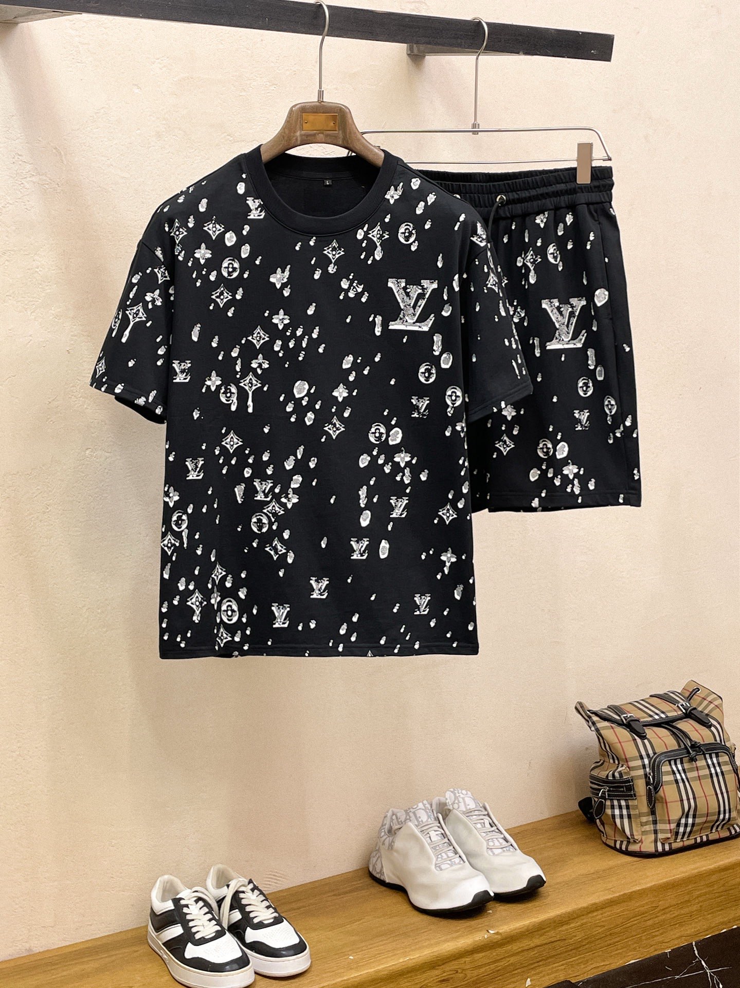 P290 Marca: LV 2026 último estilo de verano, mismo estilo para hombres y mujeres, traje de pantalones cortos de camiset…