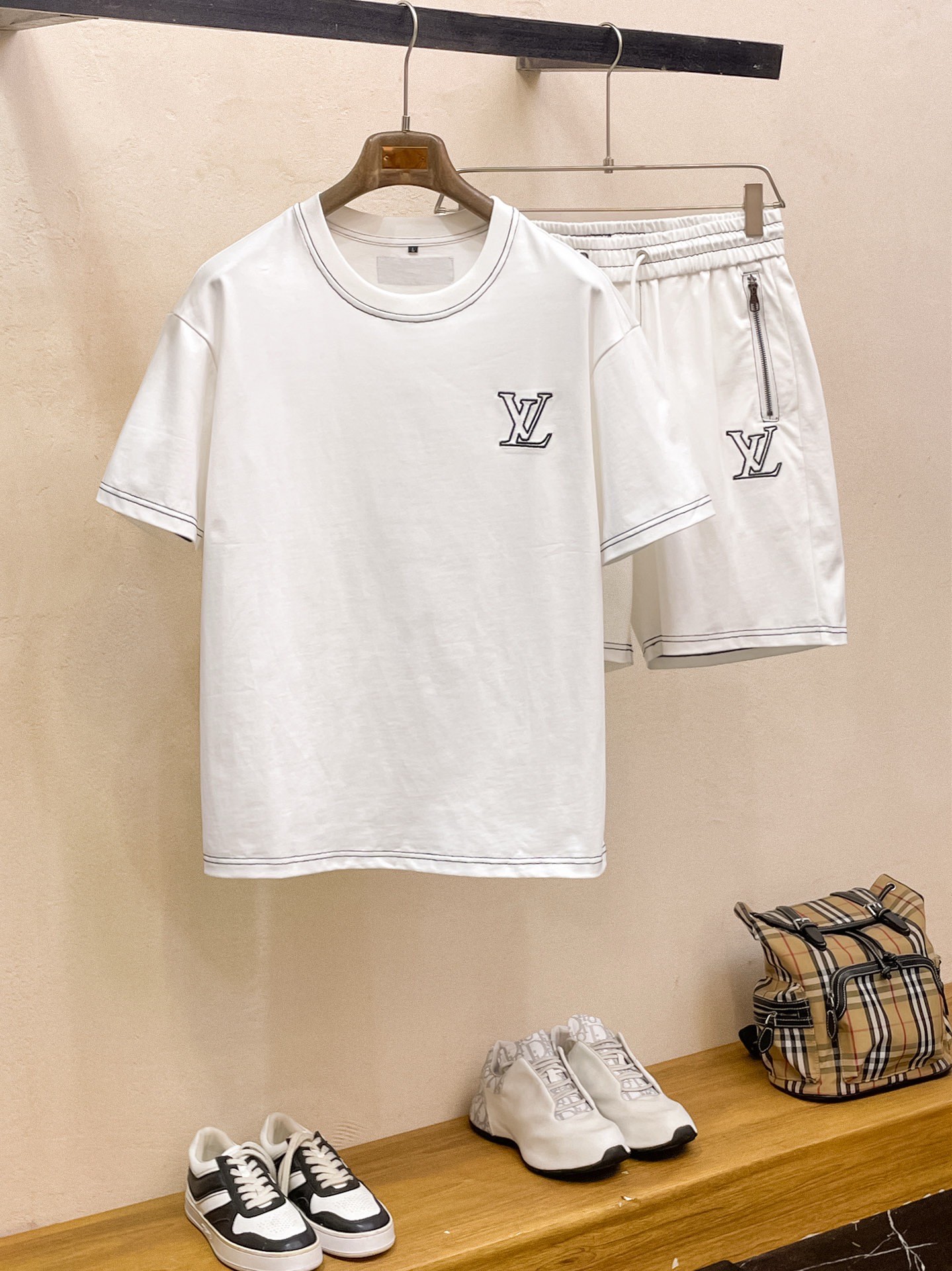 P290 Marca: LV 2026 último estilo de verano, mismo estilo para hombres y mujeres, traje de pantalones cortos de camiset…