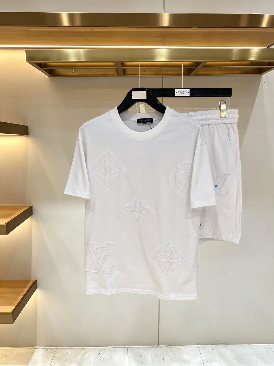 P120 Marca: LV Último modelo de verano 2026, unisex, conjunto clásico de camiseta de manga corta y pantalones cortos, c…