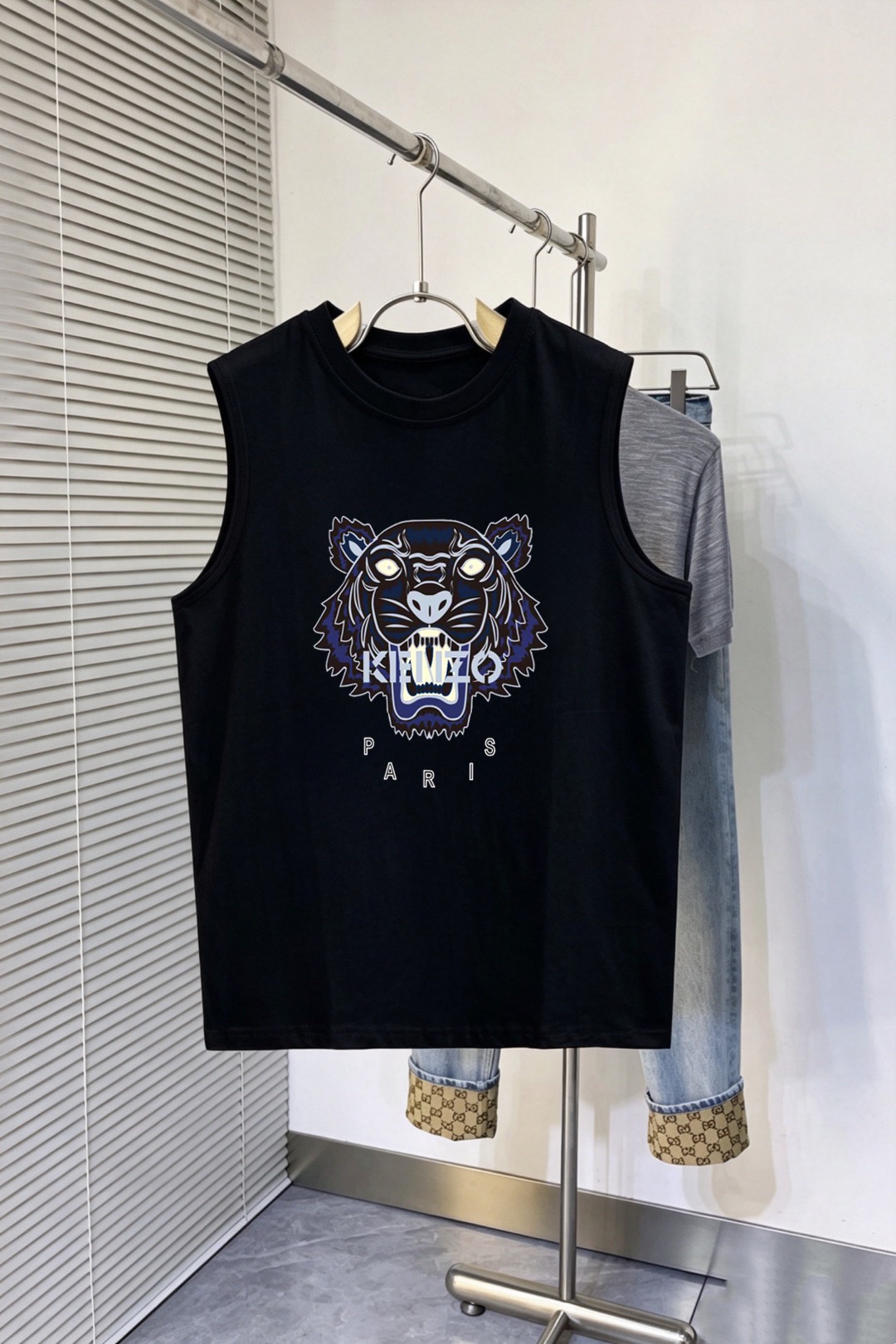 P80 Marca: KENZO Colección de verano 2026, camiseta tipo chaleco, estilo clásico y sencillo, cualquiera puede…