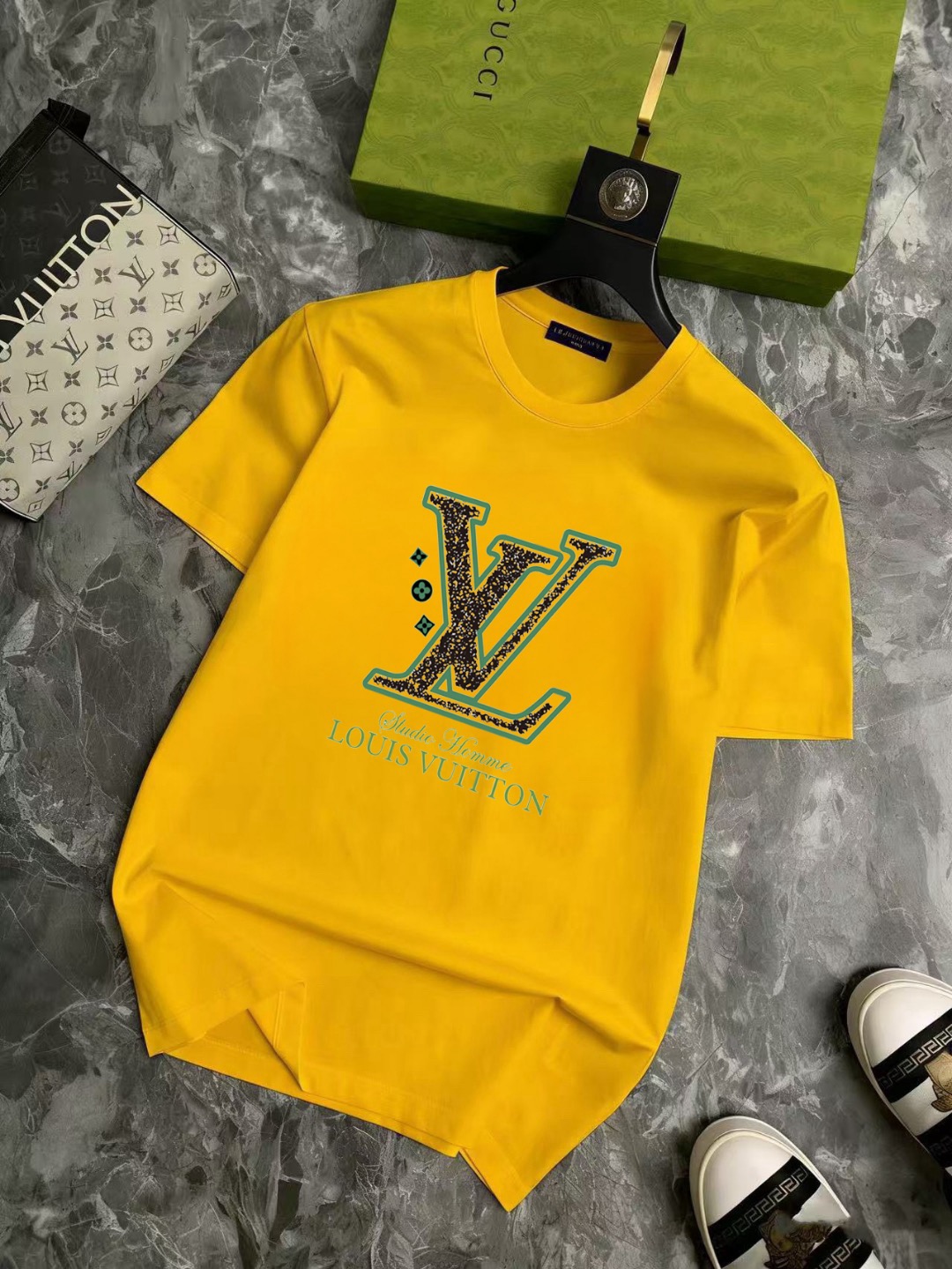 P70 Marca: LV (Fat Man Gospel) Camiseta casual de manga corta original para hombre, nuevo producto para la primavera y …
