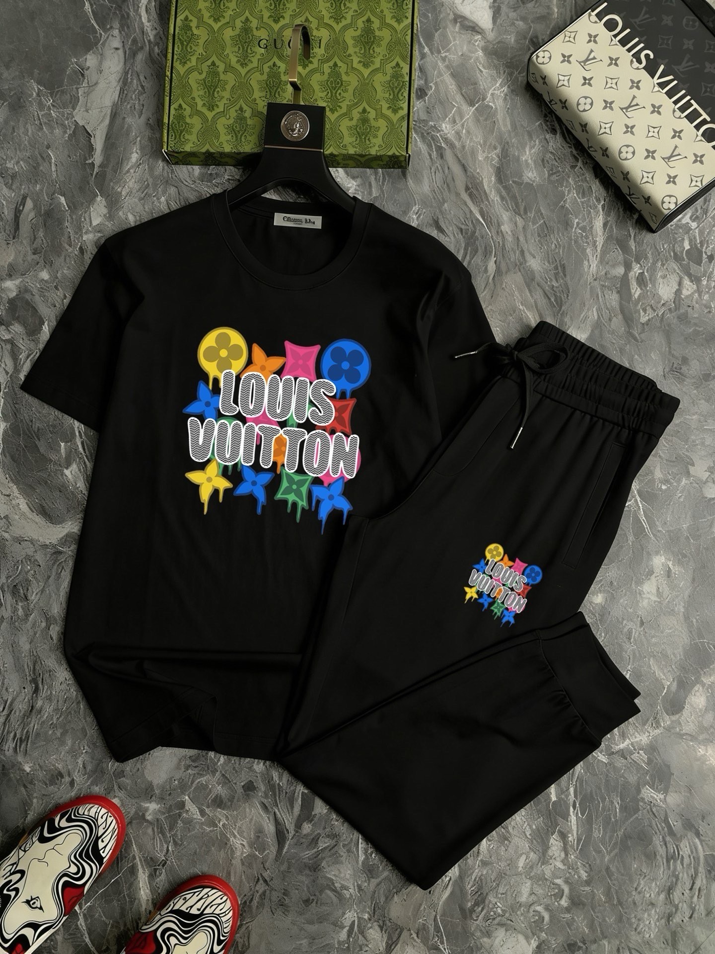 Marca P150: Mismo estilo que el sitio web oficial de LV 2026. Marca de lujo de renombre mundial. Traje 🐂 de verano par…