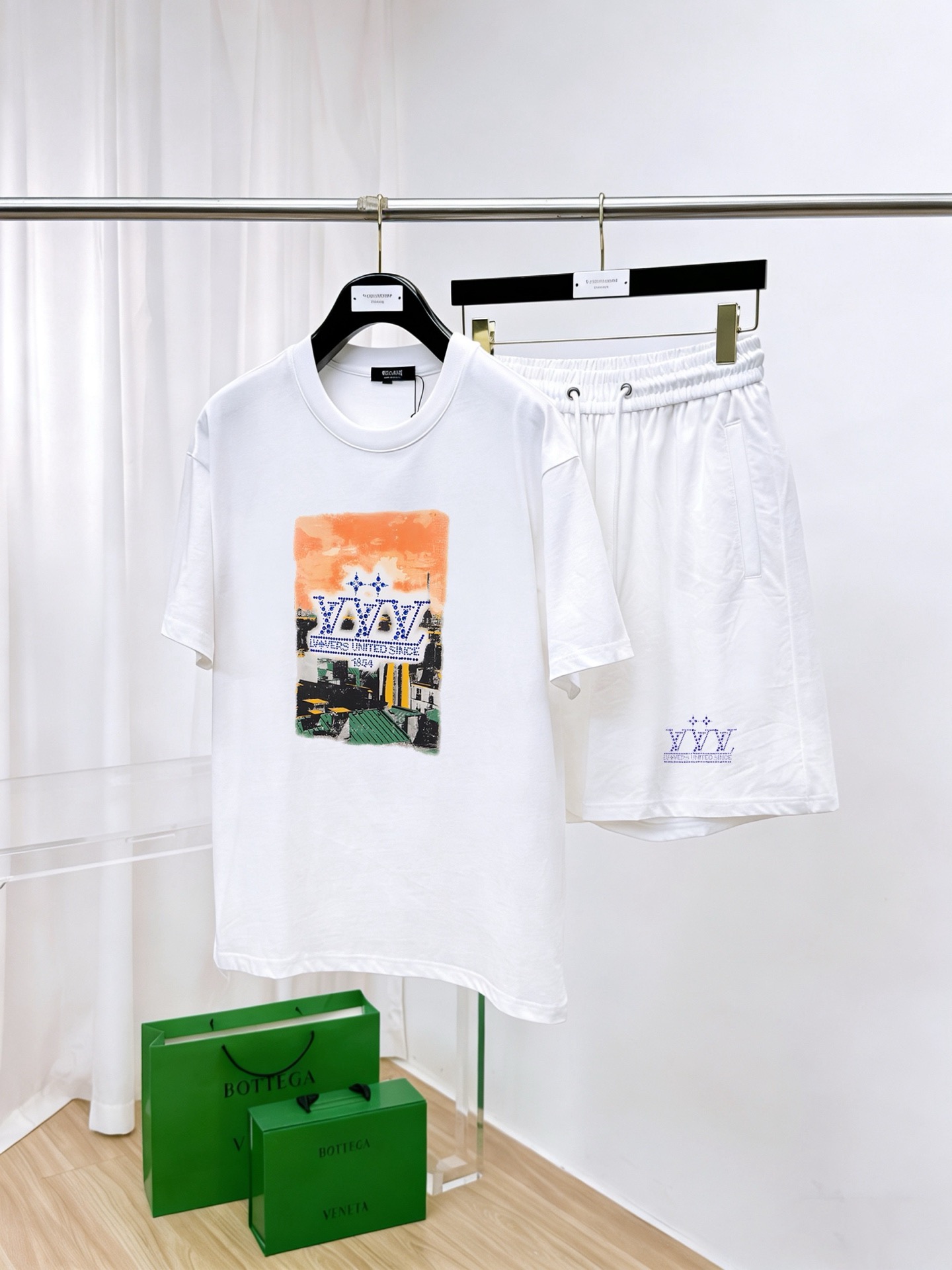 P120 Marca: LV 2026 ¡Nuevo traje corto de manga corta para hombre! ¡Ventas sincrónicas en el sitio web oficial! ¡Versió…