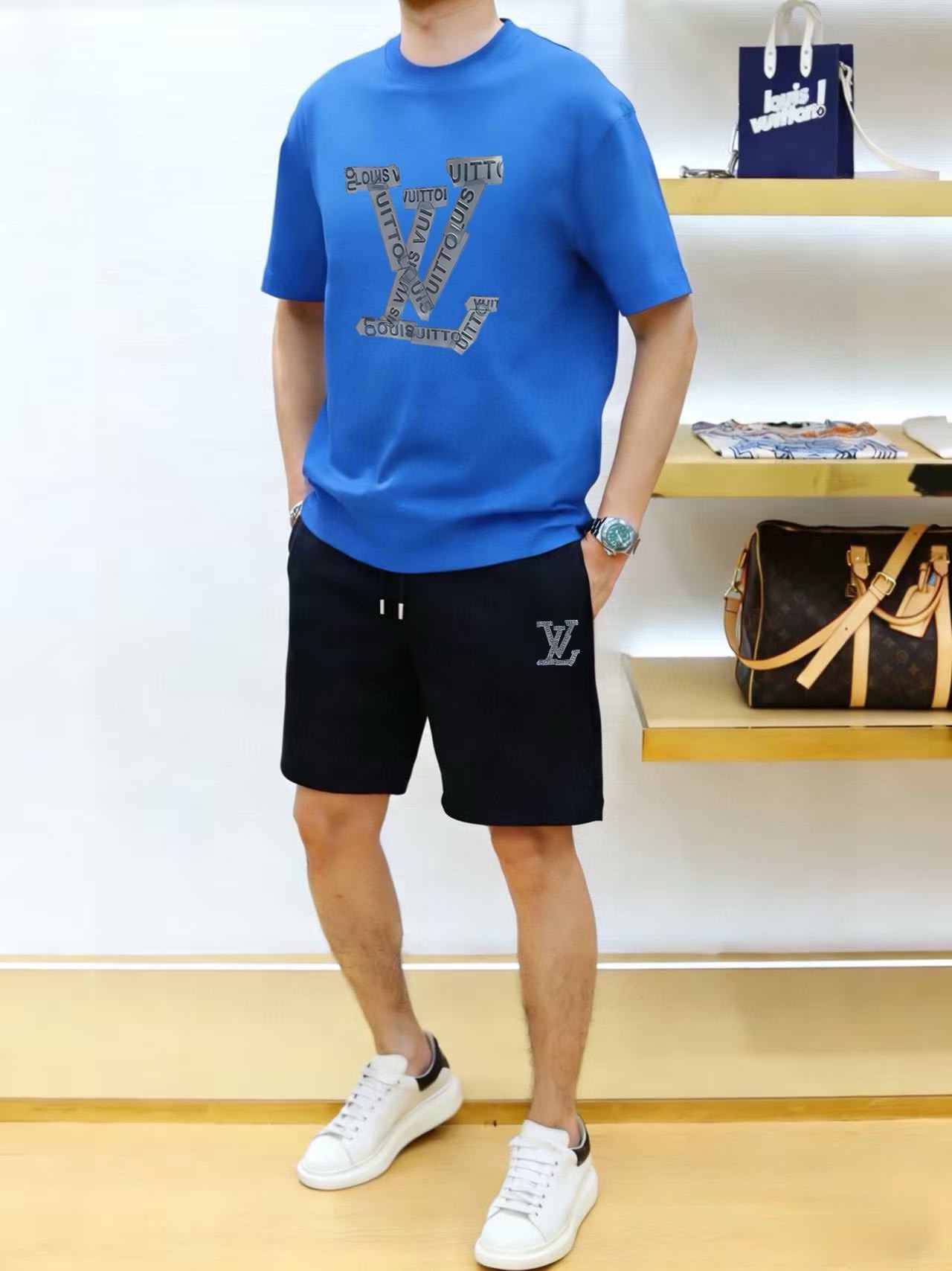 P120 Marca: LV 2026 ¡Nuevo traje corto de manga corta para hombre! ¡Ventas sincrónicas en el sitio web oficial! ¡Versió…