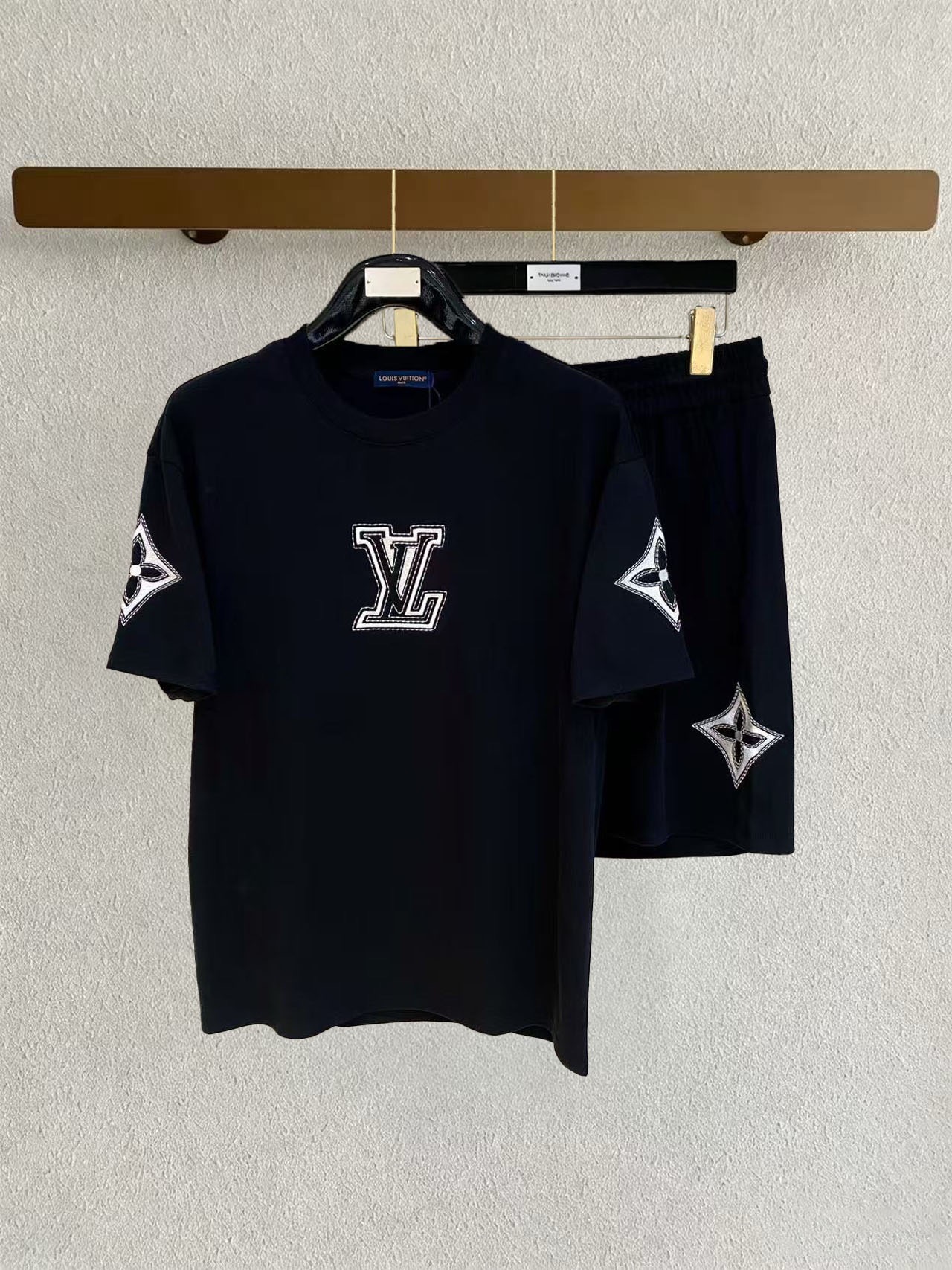 P290 Marca: LV 2026 último estilo de verano, mismo estilo para hombres y mujeres, traje de pantalones cortos de camiset…