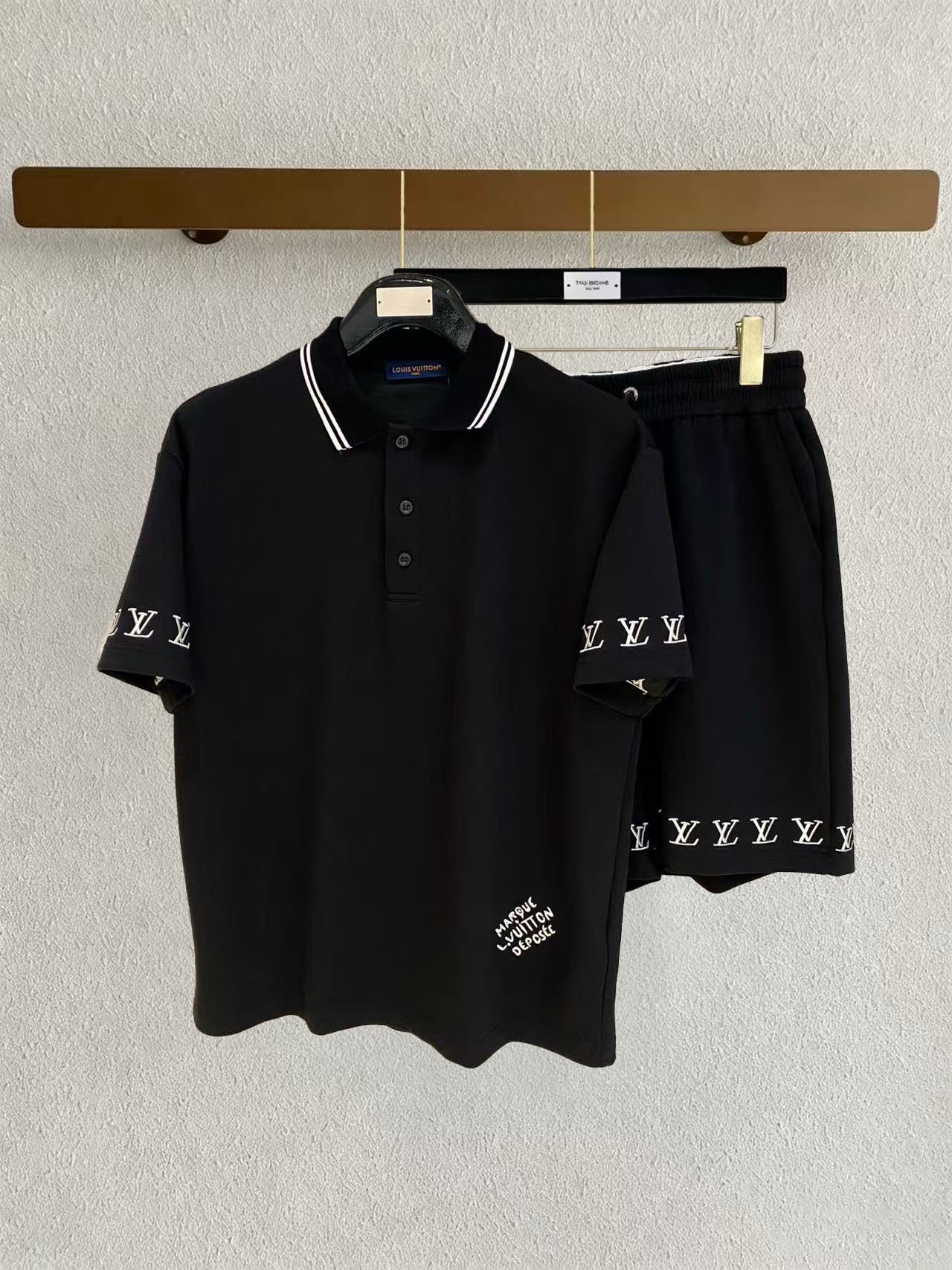 P290 Marca: LV 2026 último estilo de verano, mismo estilo para hombres y mujeres, traje de pantalones cortos de camiset…