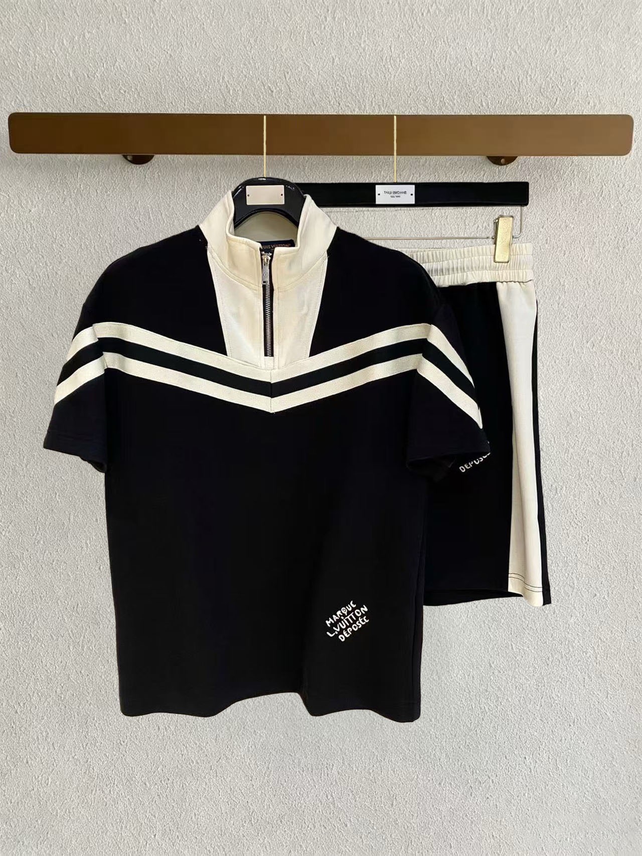 P290 Marca: LV 2026 último estilo de verano, mismo estilo para hombres y mujeres, traje de pantalones cortos de camiset…